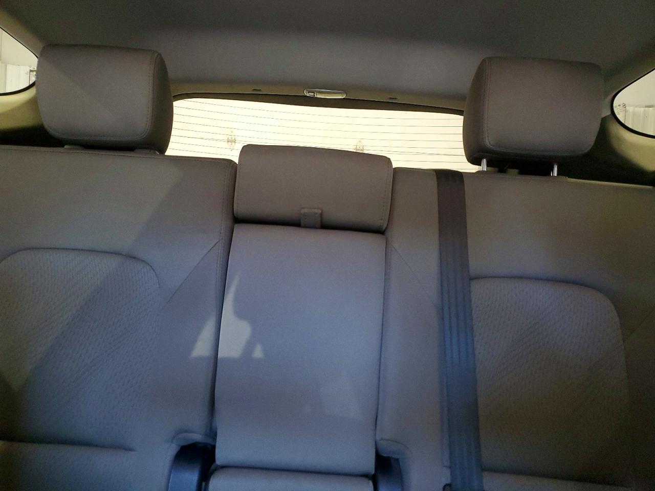 2013 Hyundai Santa Fe Sport 2.0t White vin: 5XYZU3LA3DG048416