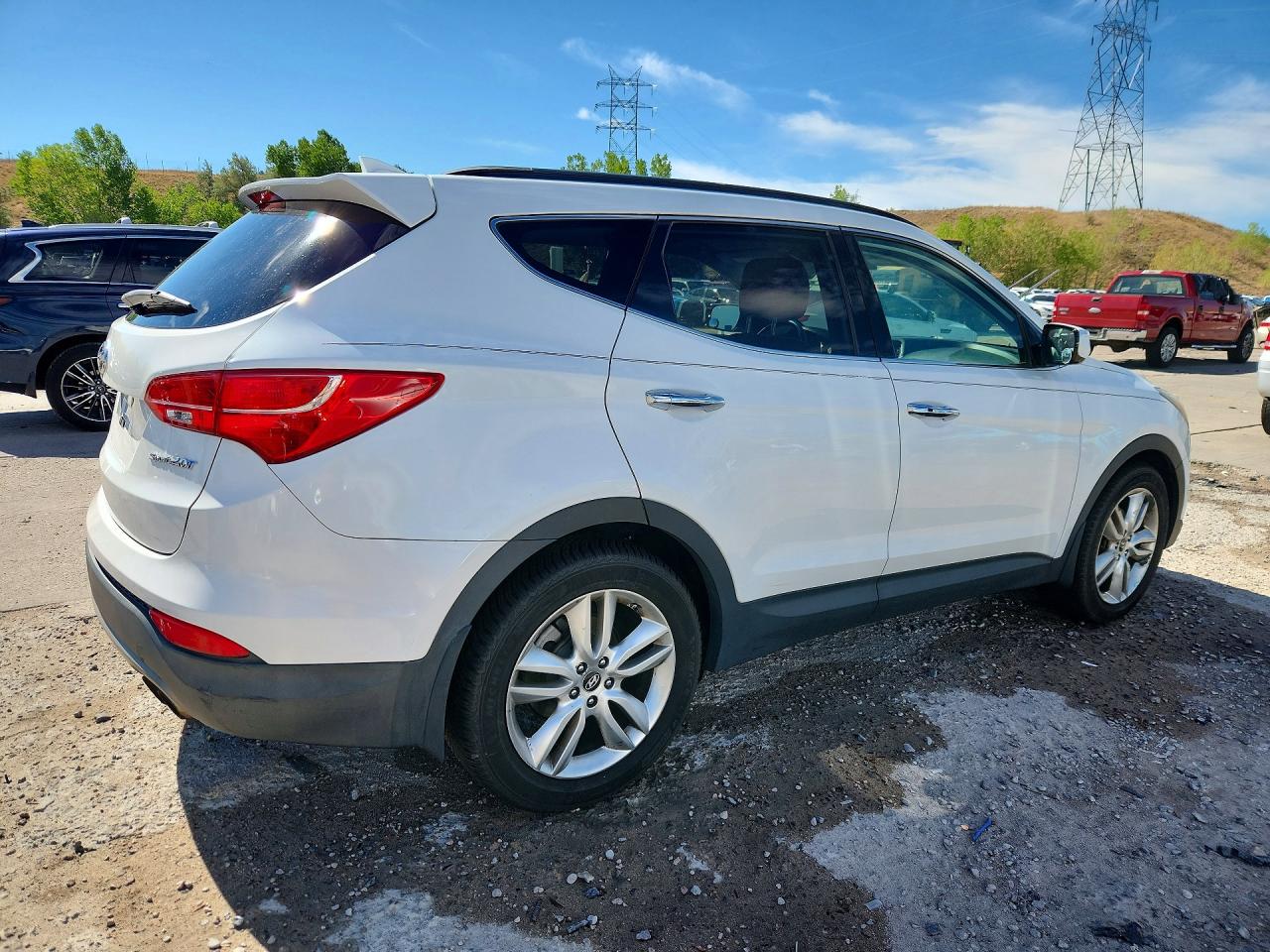2013 Hyundai Santa Fe Sport 2.0t White vin: 5XYZU3LA3DG085031