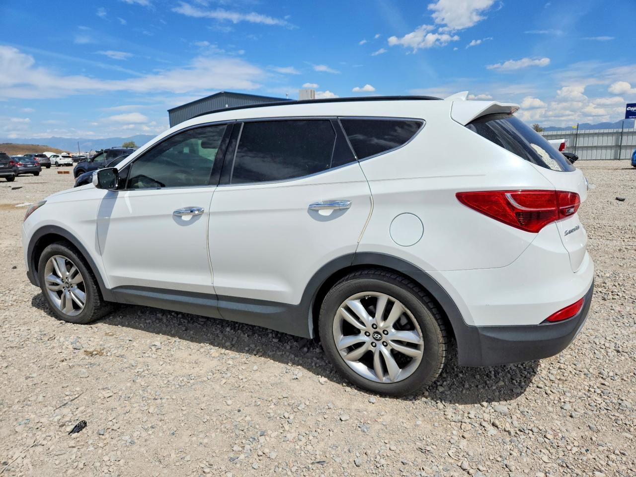 2014 Hyundai Santa Fe Sport 2.0t White vin: 5XYZU3LA3EG173000