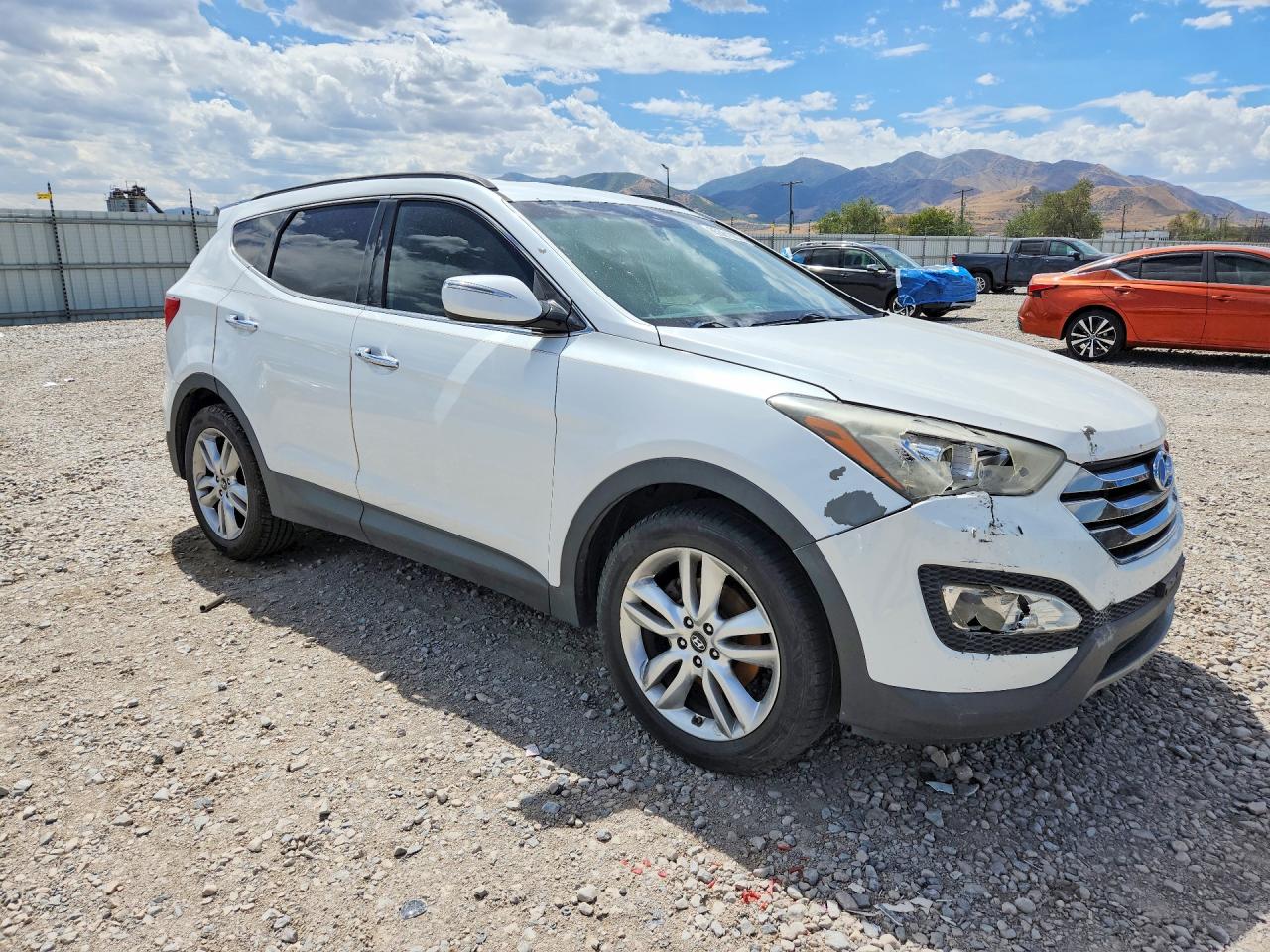 2014 Hyundai Santa Fe Sport 2.0t White vin: 5XYZU3LA3EG173000
