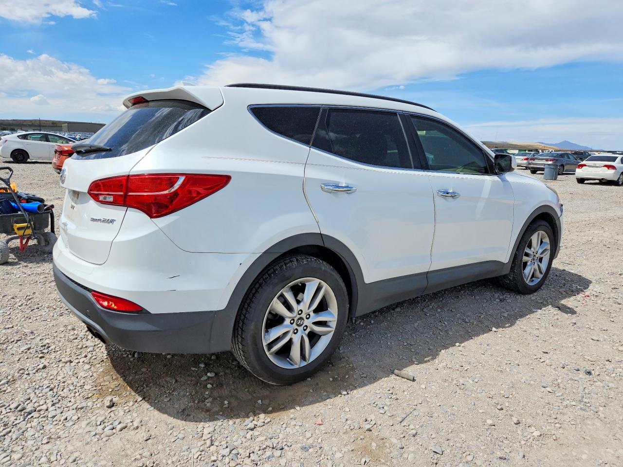 2014 Hyundai Santa Fe Sport 2.0t White vin: 5XYZU3LA3EG173000