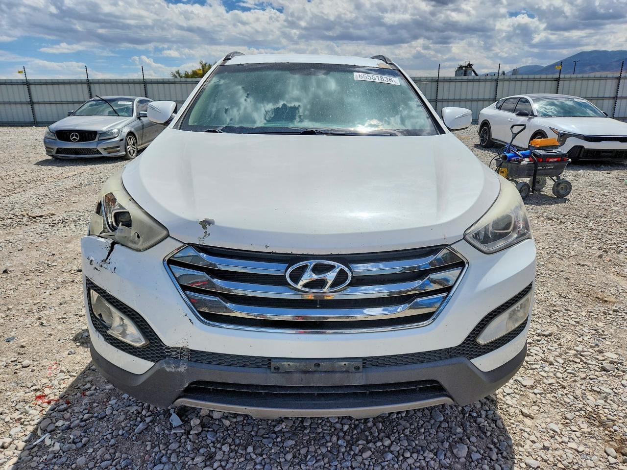 2014 Hyundai Santa Fe Sport 2.0t White vin: 5XYZU3LA3EG173000