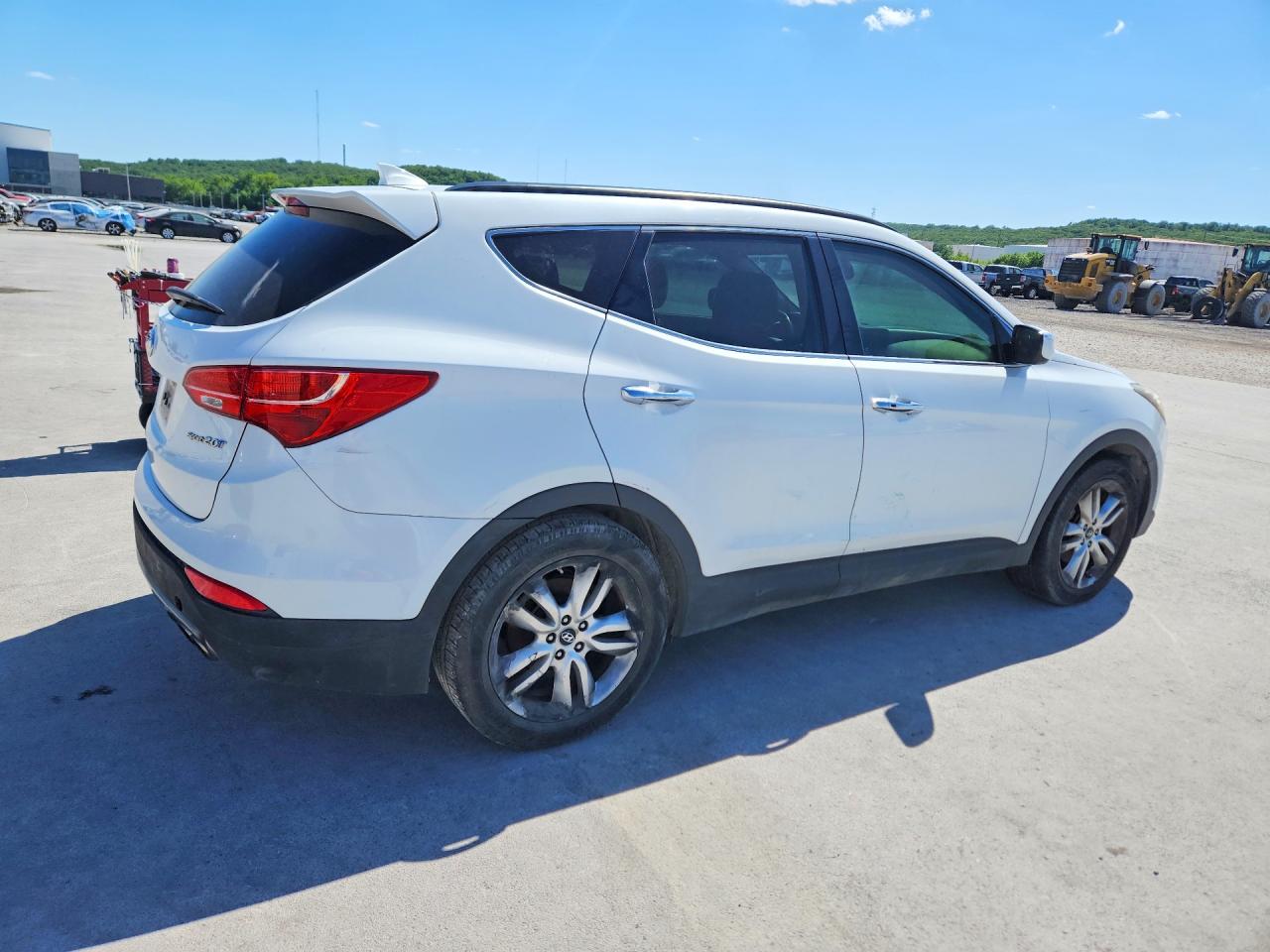 2013 Hyundai Santa Fe Sport 2.0t White vin: 5XYZU3LA4DG011763
