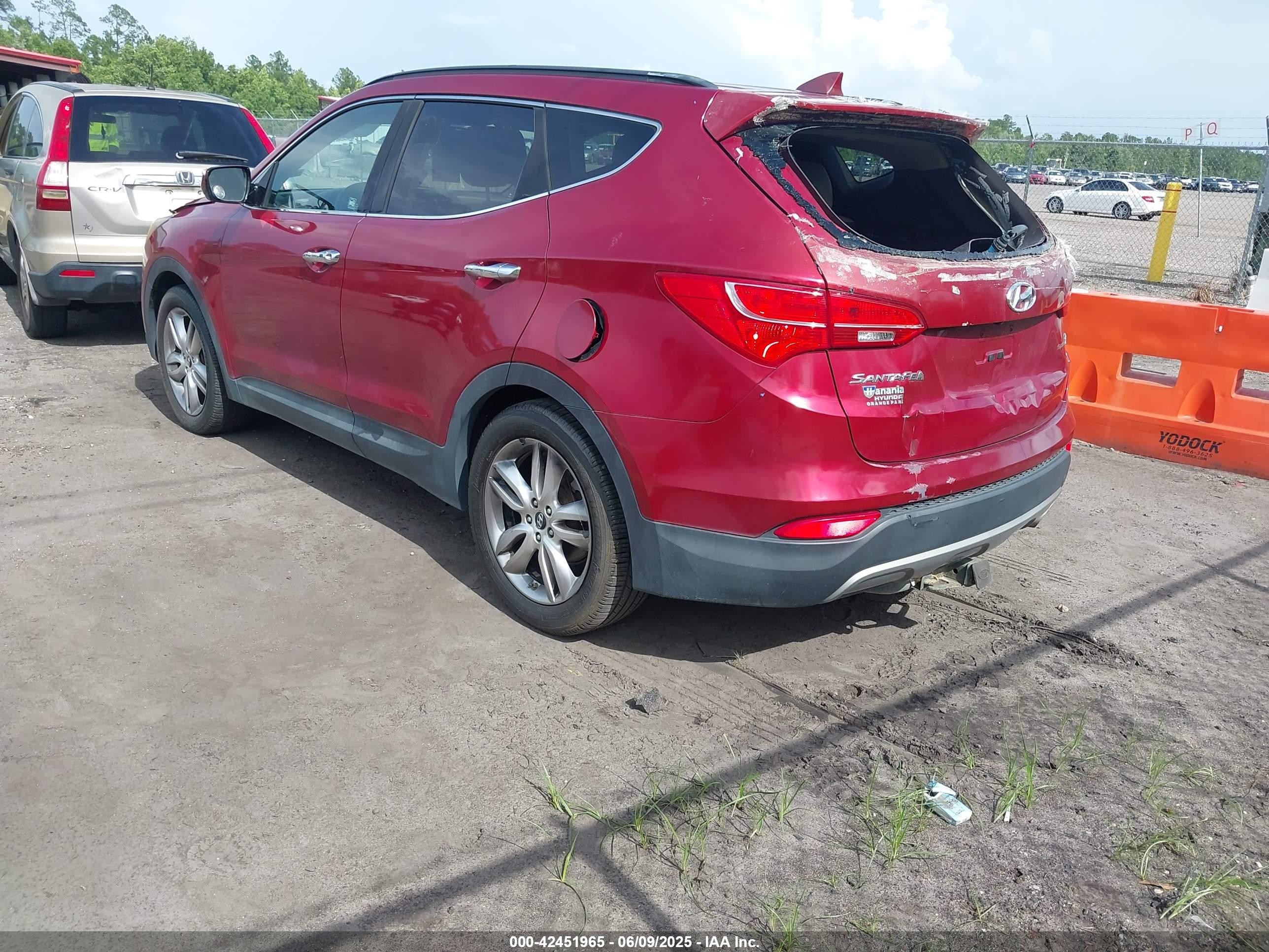 2013 Hyundai Santa Fe Sport 2.0t Red vin: 5XYZU3LA4DG054595