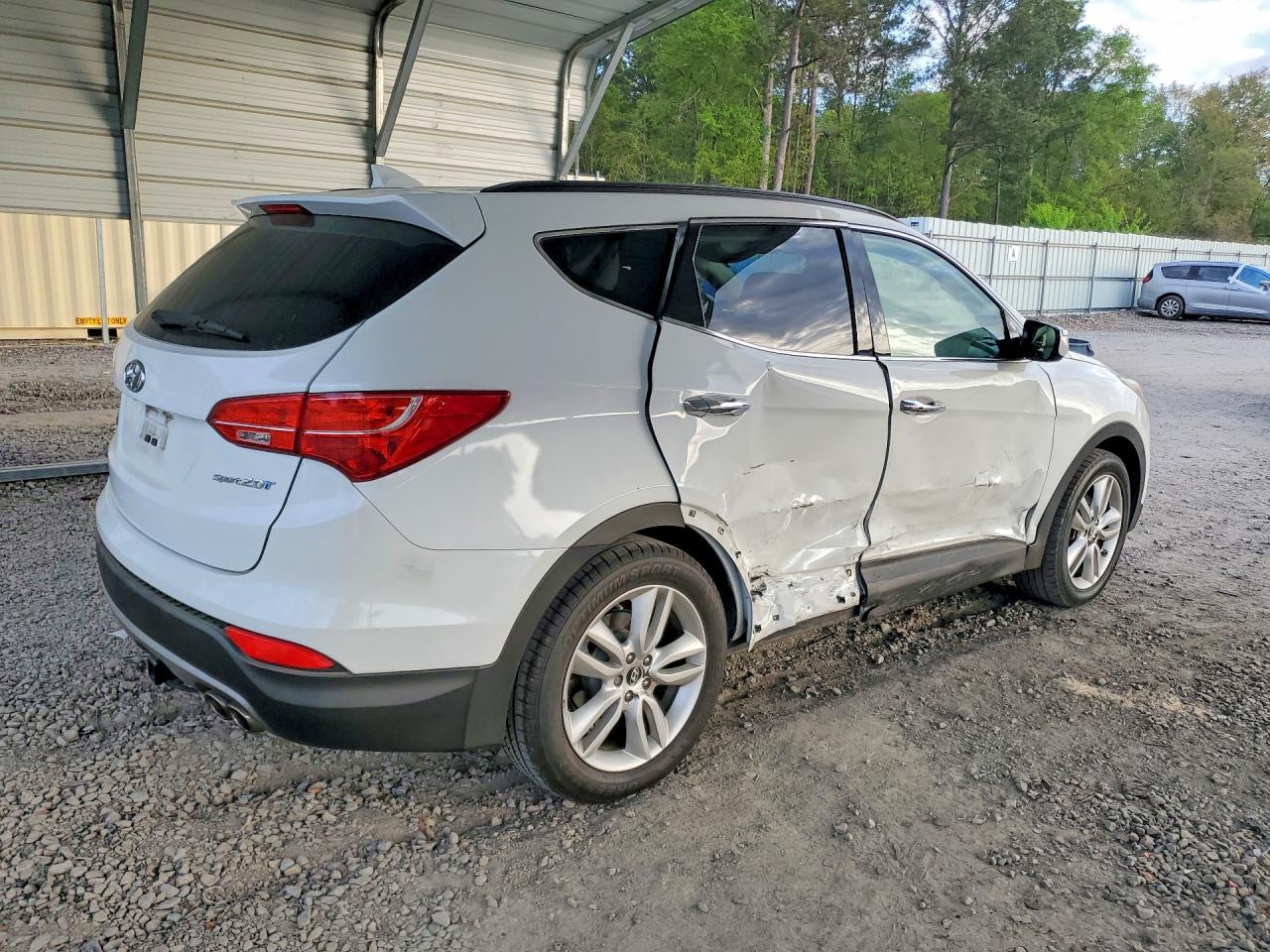 2013 Hyundai Santa Fe Sport 2.0t White vin: 5XYZU3LA4DG116027