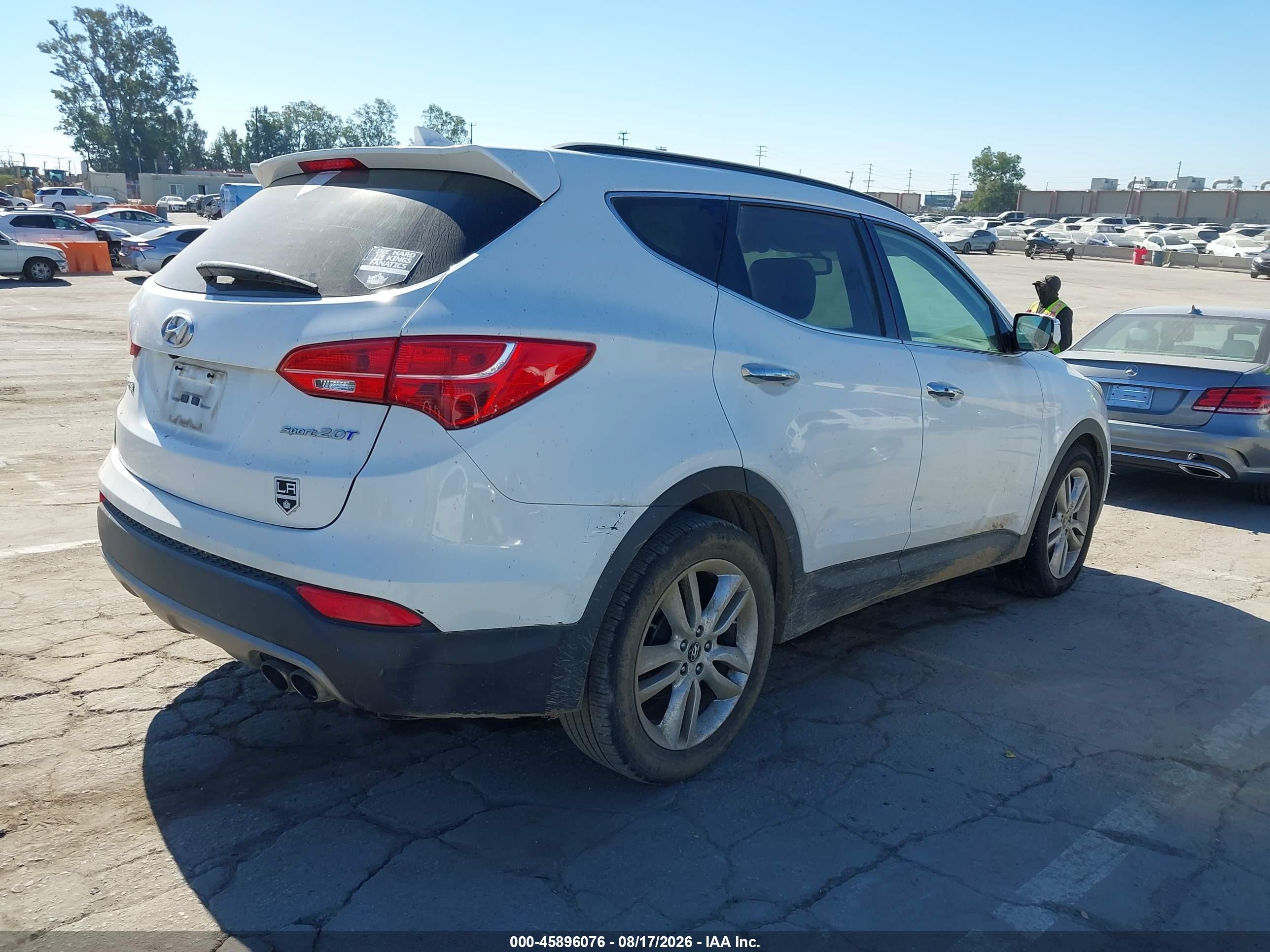 2014 Hyundai Santa Fe Sport 2.0l Turbo White vin: 5XYZU3LA4EG193496