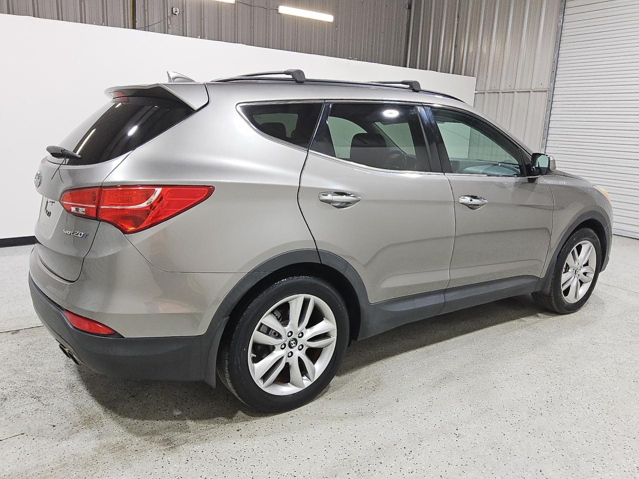 2014 Hyundai Santa Fe Sport 2.0t Gray vin: 5XYZU3LA4EG208126 Damage: Right Rear Tire, Worn, Replacement Required