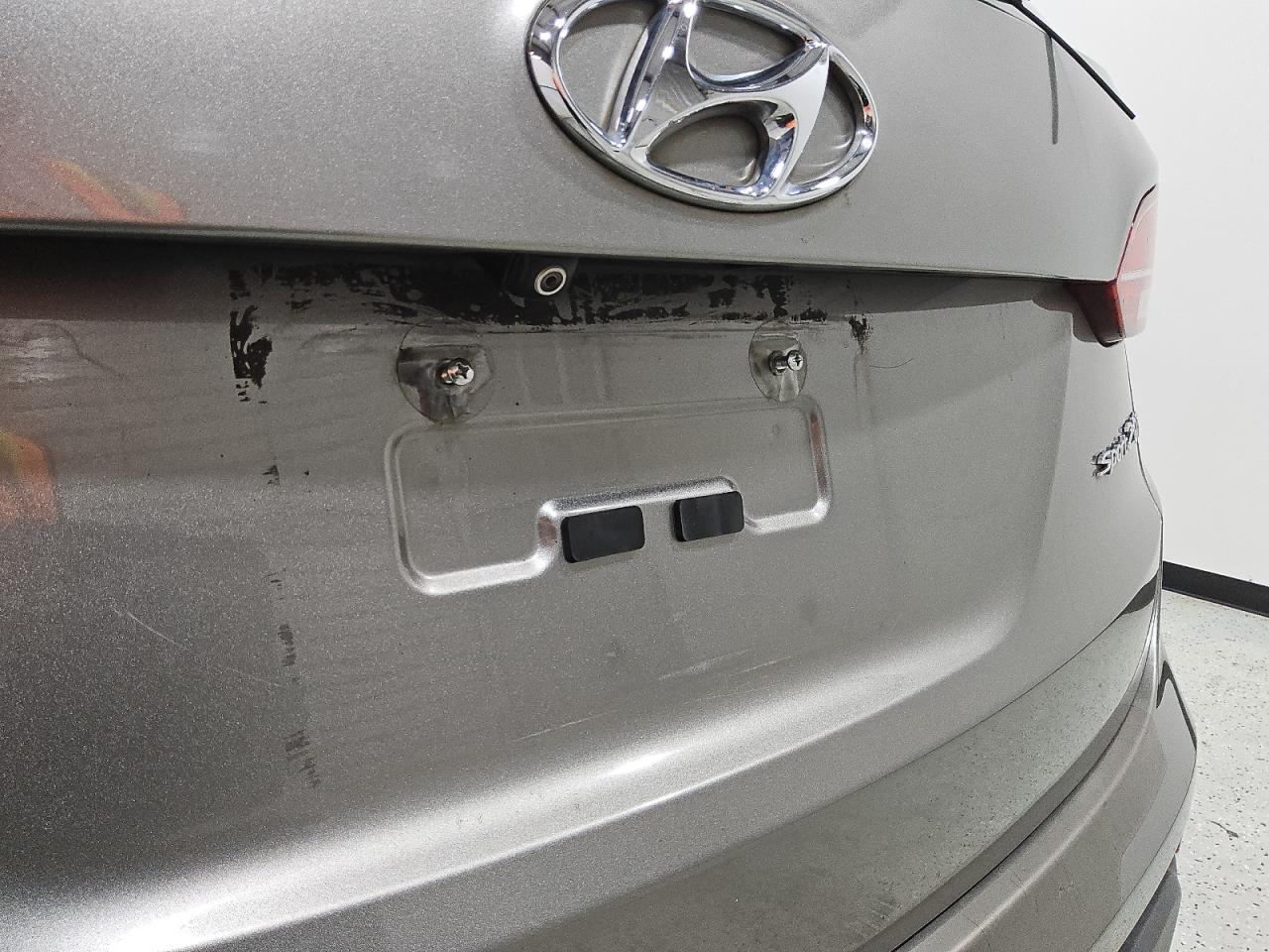 2014 Hyundai Santa Fe Sport 2.0t Gray vin: 5XYZU3LA4EG208126 Damage: Deck Lid, Light Scratch, 2 To 3 Inches