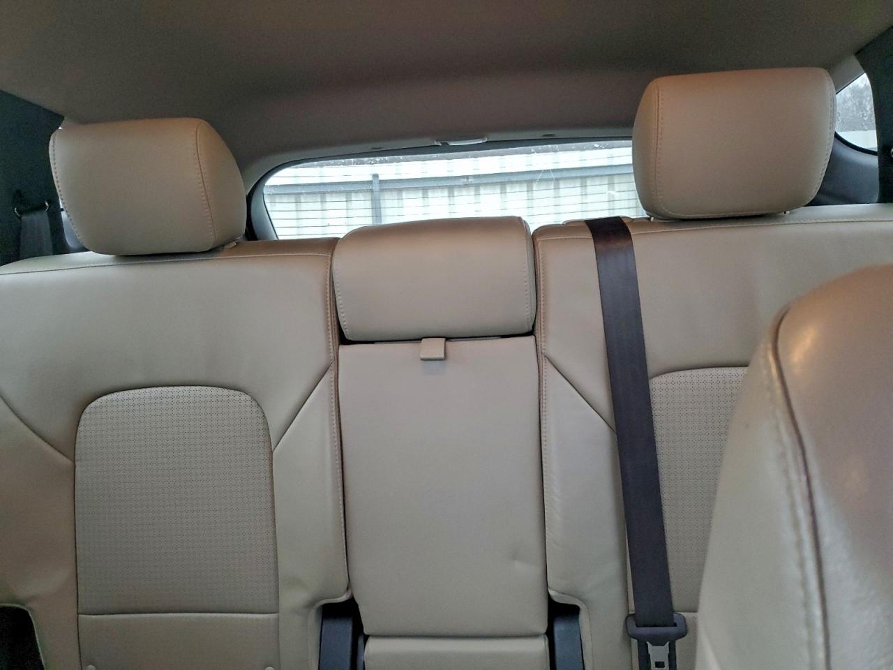 2014 Hyundai Santa Fe Sport White vin: 5XYZU3LA4EG214038