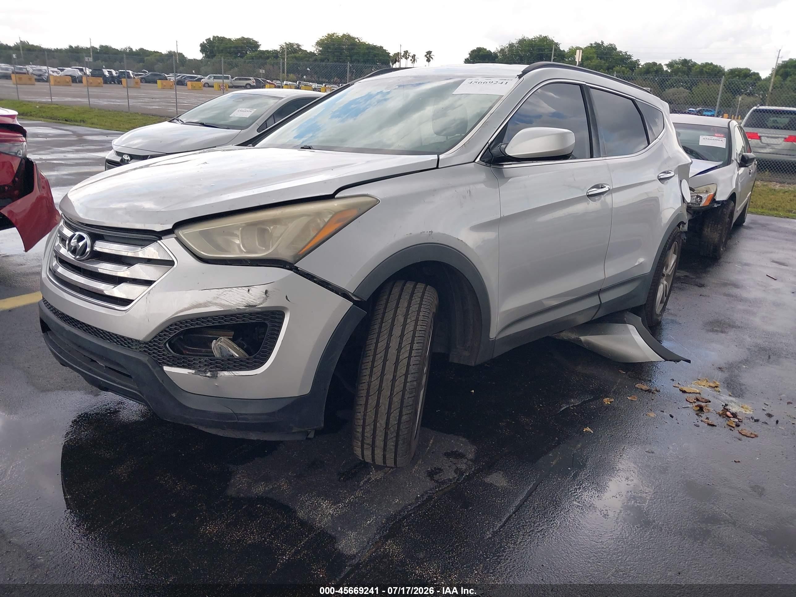 2013 Hyundai Santa Fe Sport 2.0t Silver vin: 5XYZU3LA5DG035571
