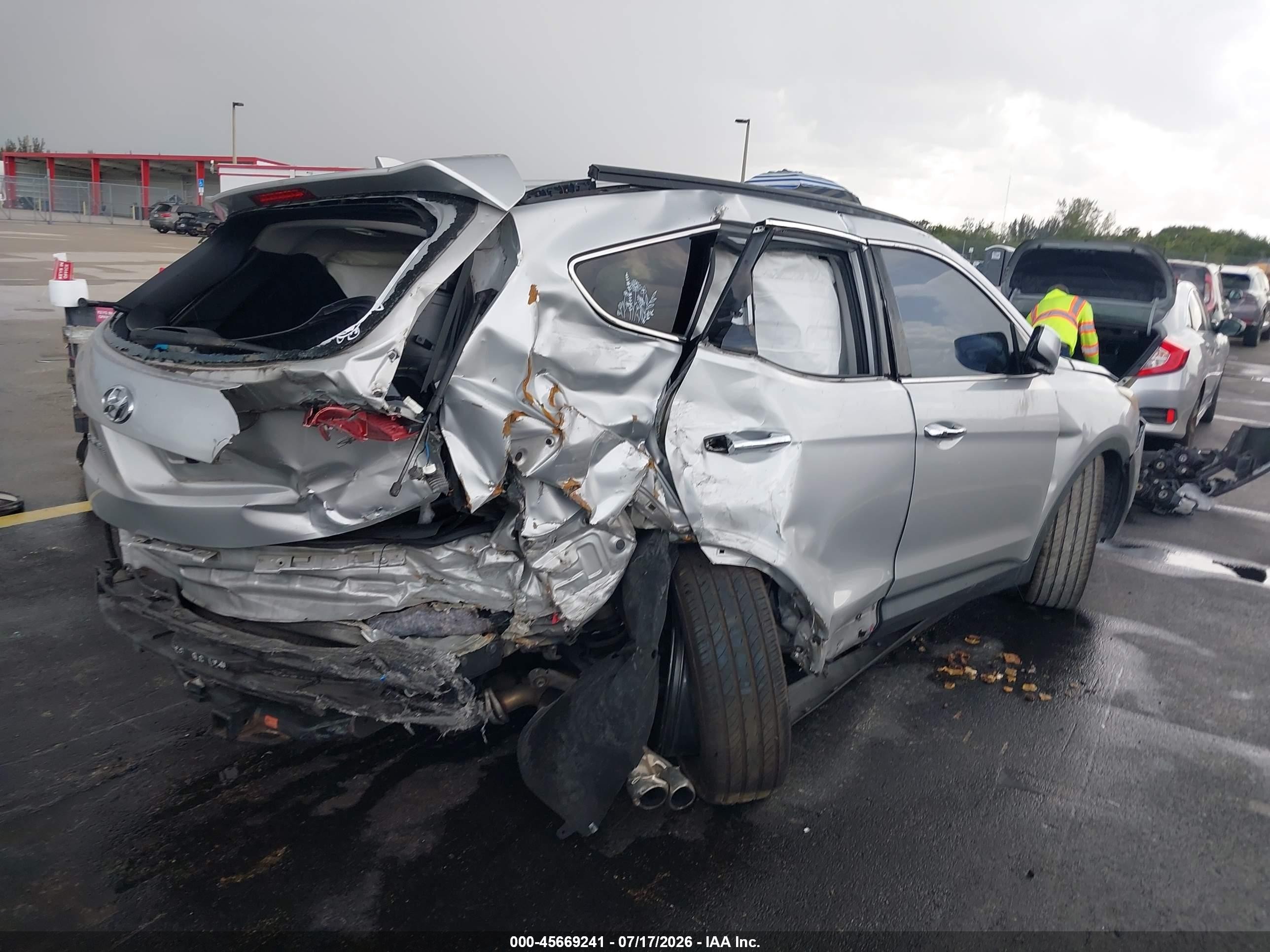 2013 Hyundai Santa Fe Sport 2.0t Silver vin: 5XYZU3LA5DG035571