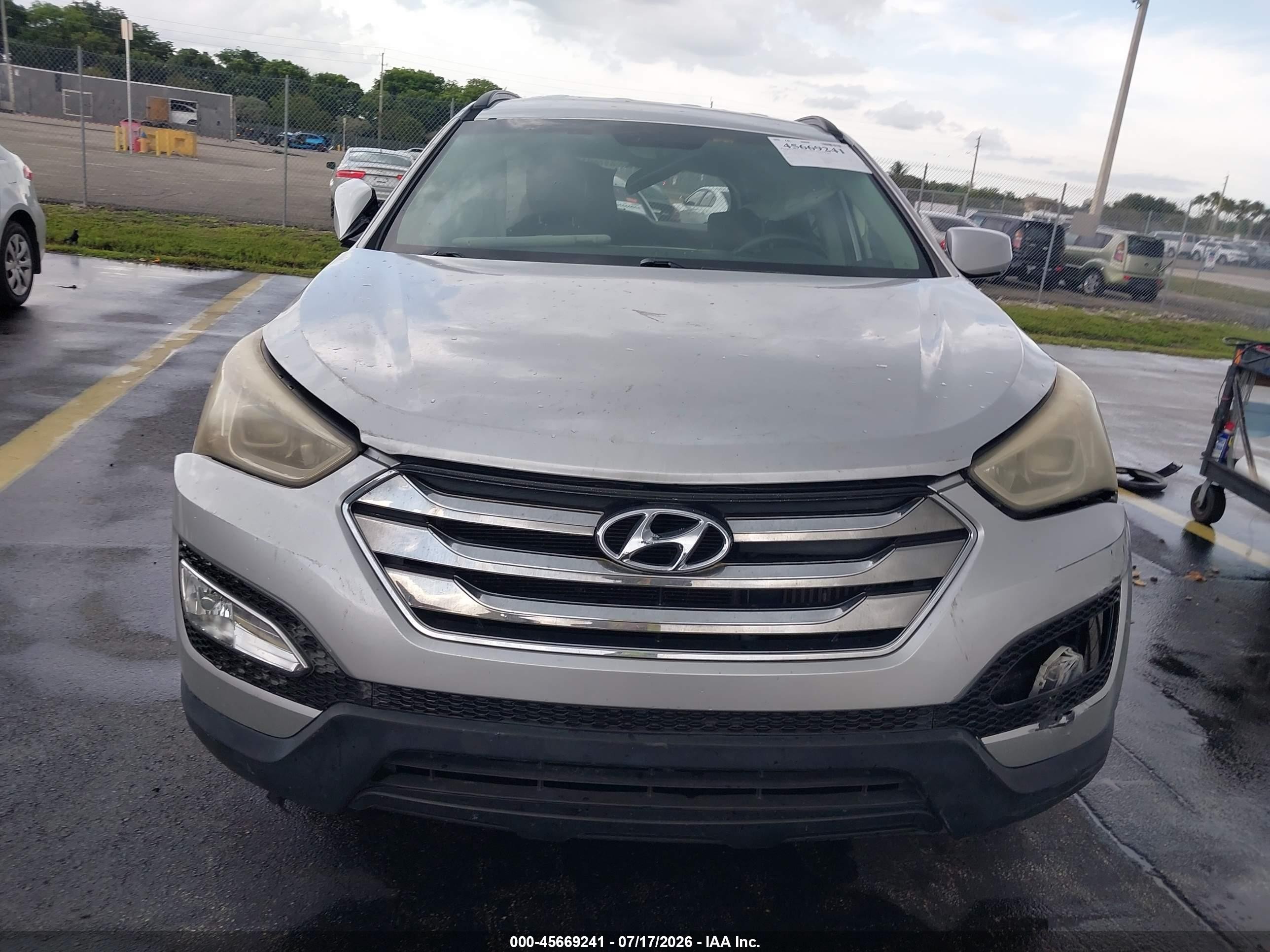2013 Hyundai Santa Fe Sport 2.0t Silver vin: 5XYZU3LA5DG035571