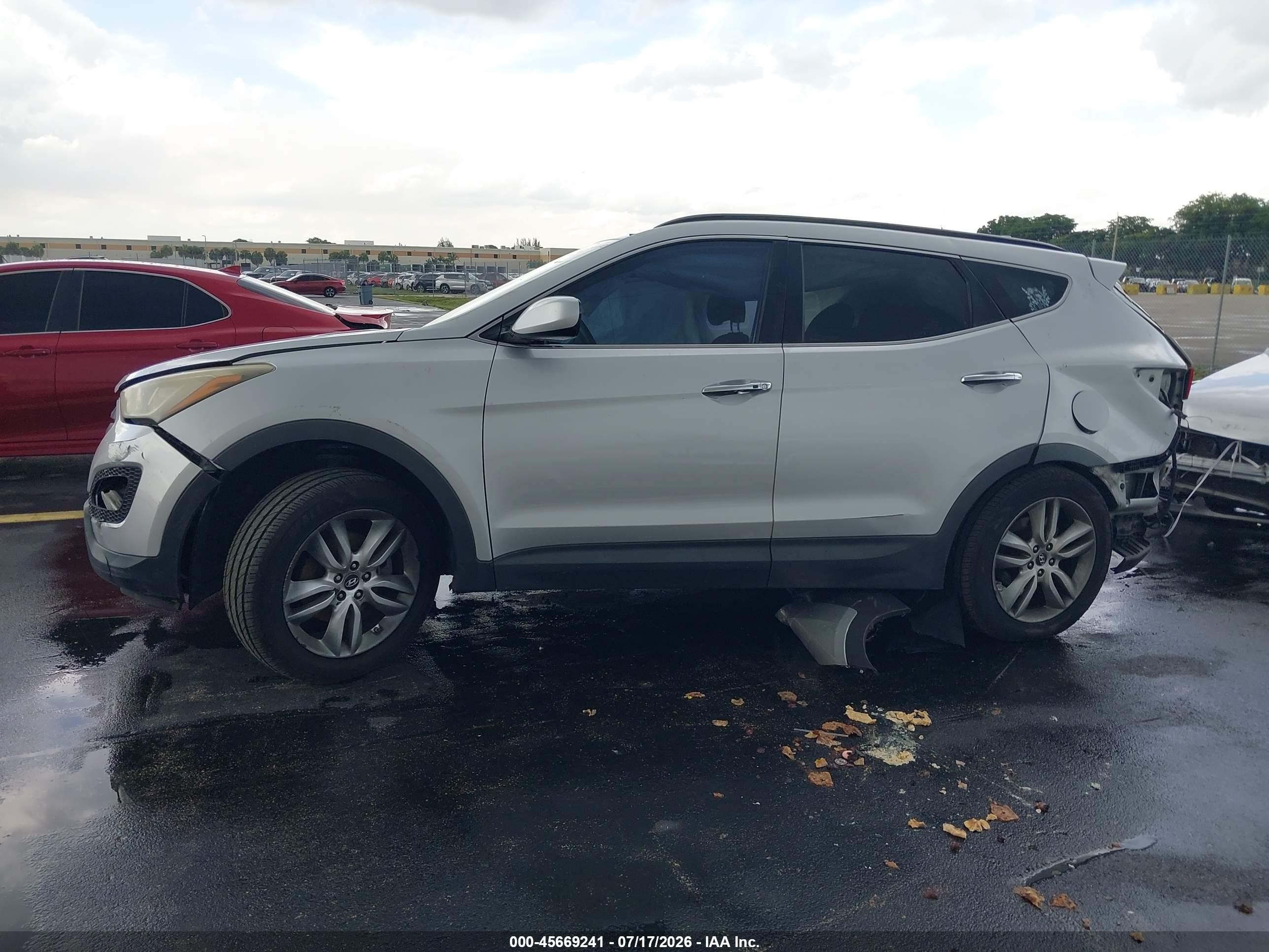 2013 Hyundai Santa Fe Sport 2.0t Silver vin: 5XYZU3LA5DG035571