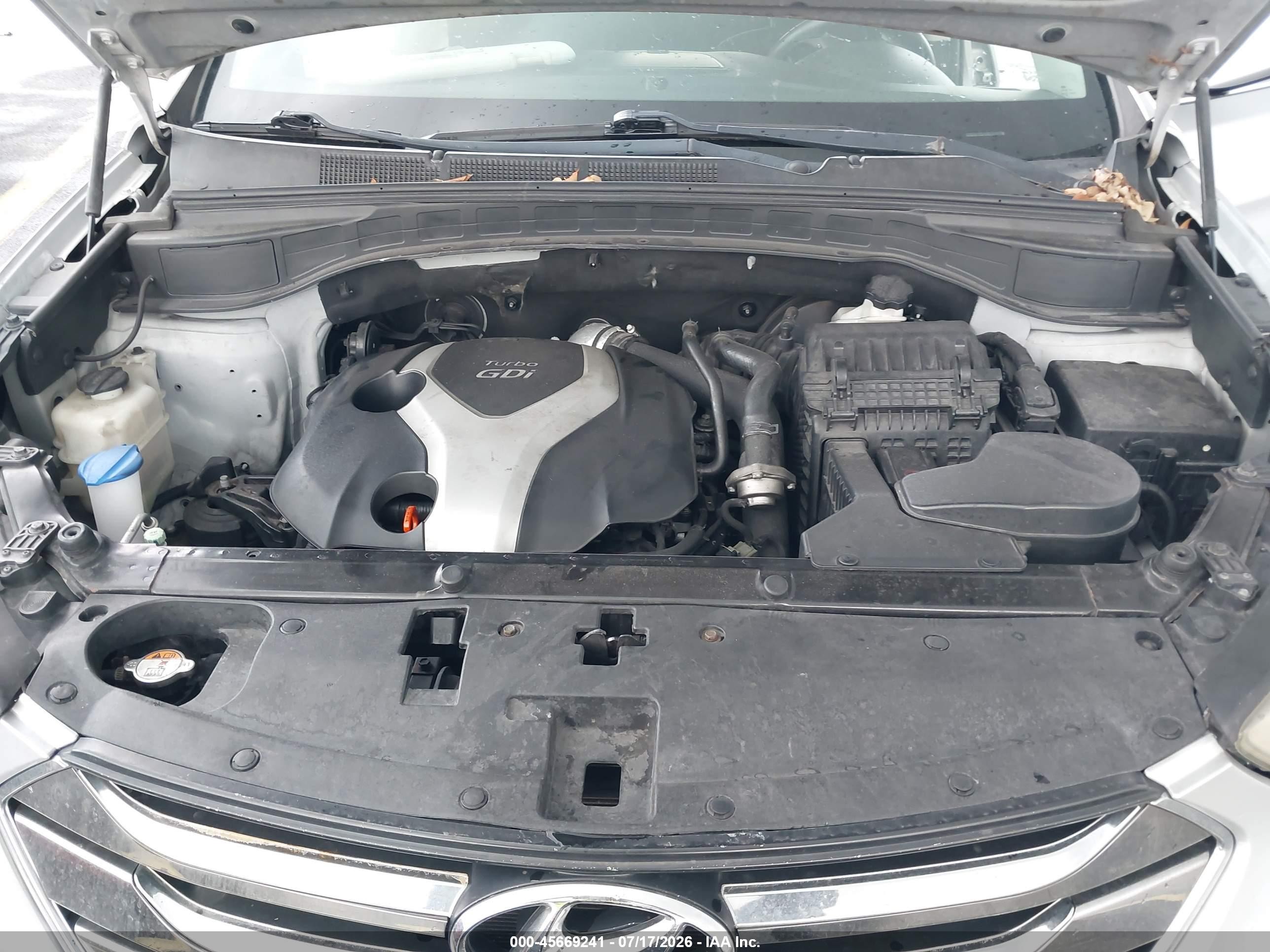 2013 Hyundai Santa Fe Sport 2.0t Silver vin: 5XYZU3LA5DG035571