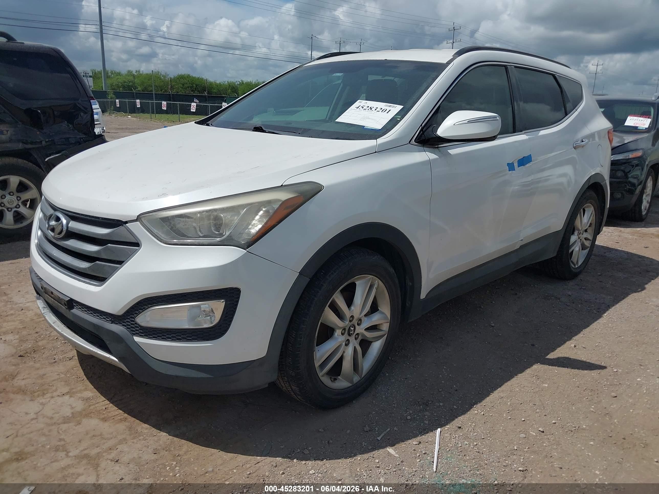 2013 Hyundai Santa Fe Sport 2.0t White vin: 5XYZU3LA5DG109233