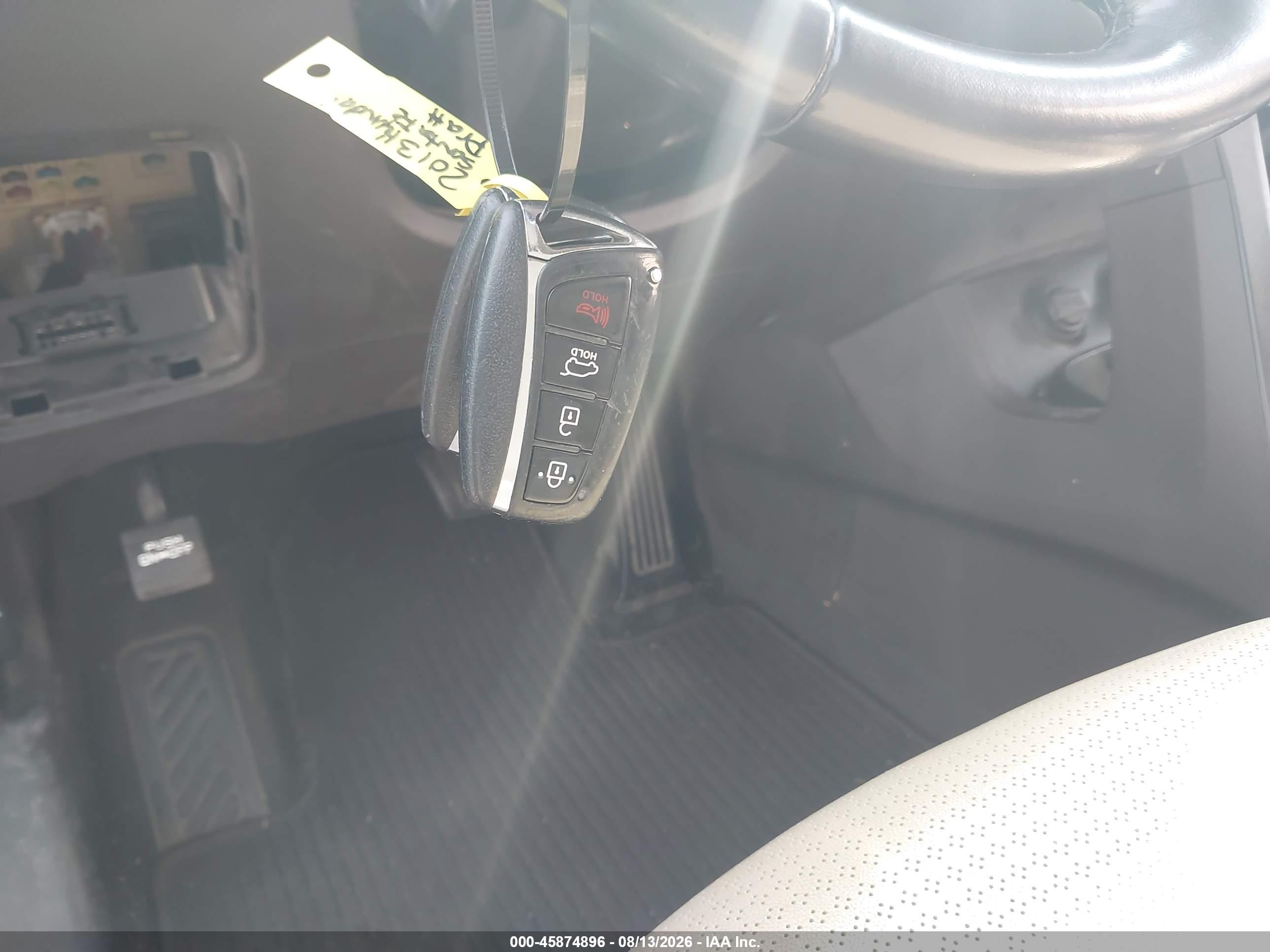 2013 Hyundai Santa Fe Sport 2.0t Red vin: 5XYZU3LA5DG120197