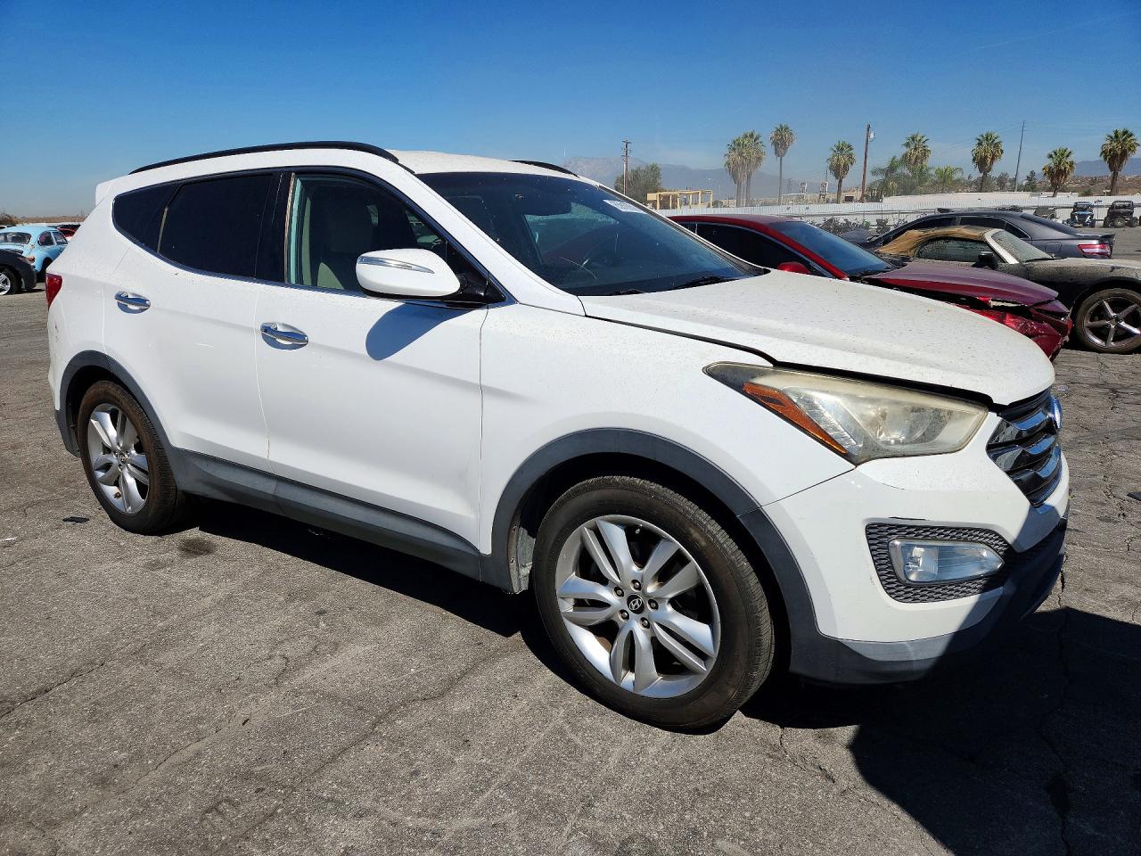 2014 Hyundai Santa Fe Sport 2.0t White vin: 5XYZU3LA5EG229504