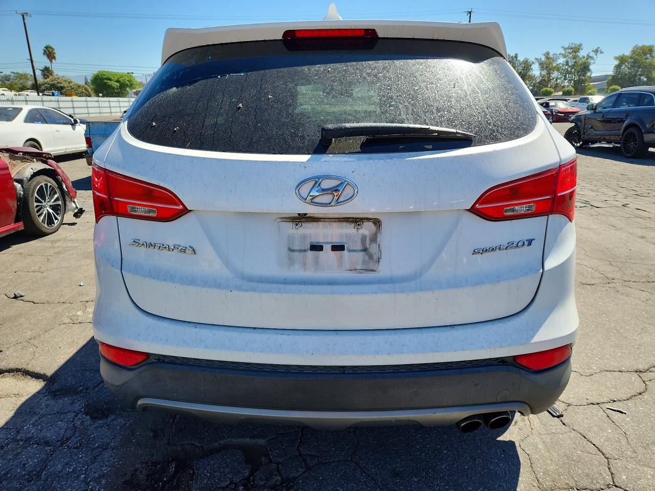 2014 Hyundai Santa Fe Sport 2.0t White vin: 5XYZU3LA5EG229504