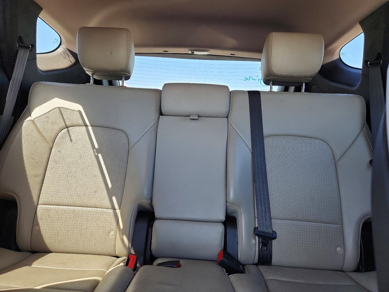 2014 Hyundai Santa Fe Sport 2.0t White vin: 5XYZU3LA5EG229504