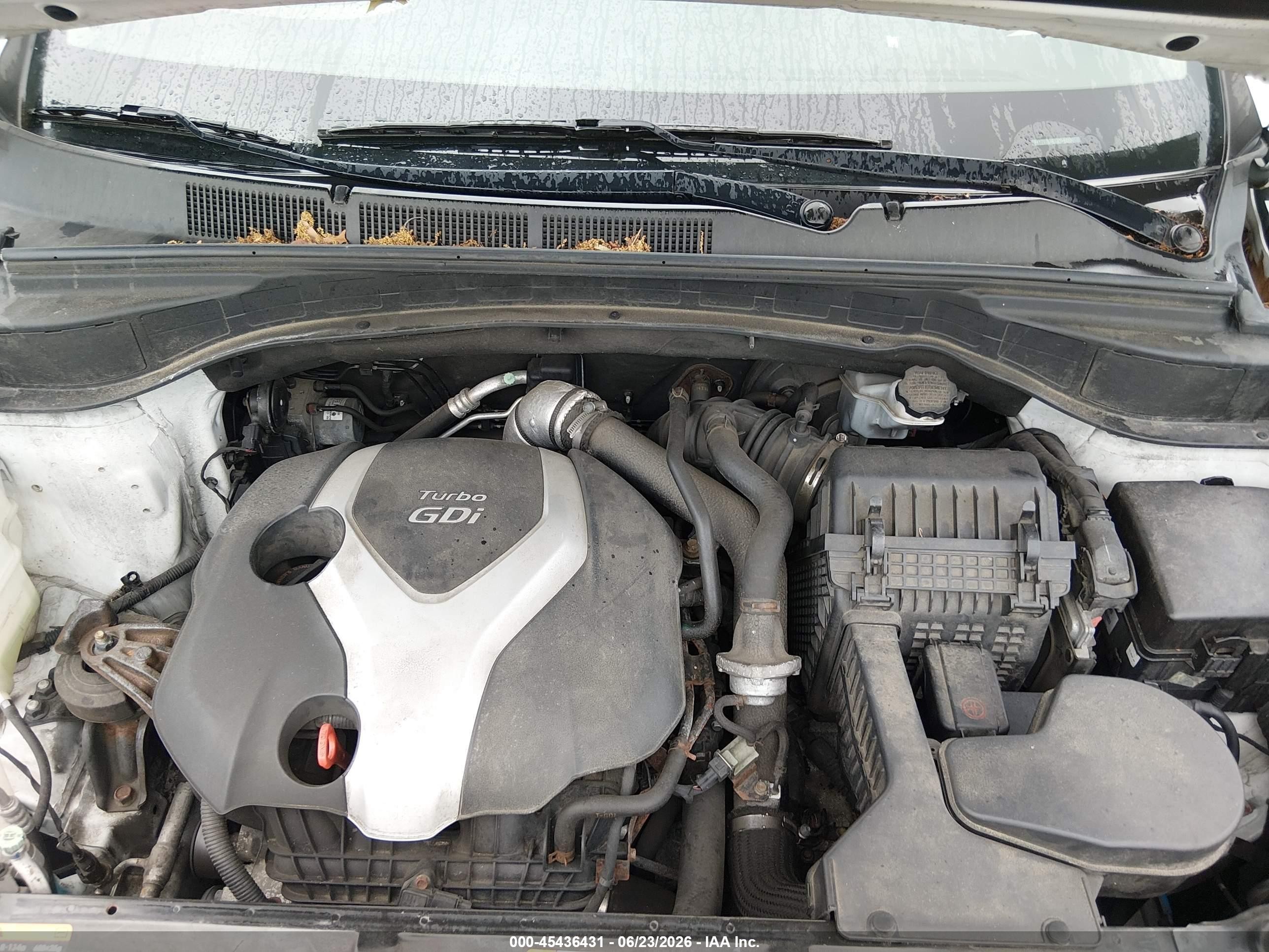 2013 Hyundai Santa Fe Sport 2.0t White vin: 5XYZU3LA6DG026622