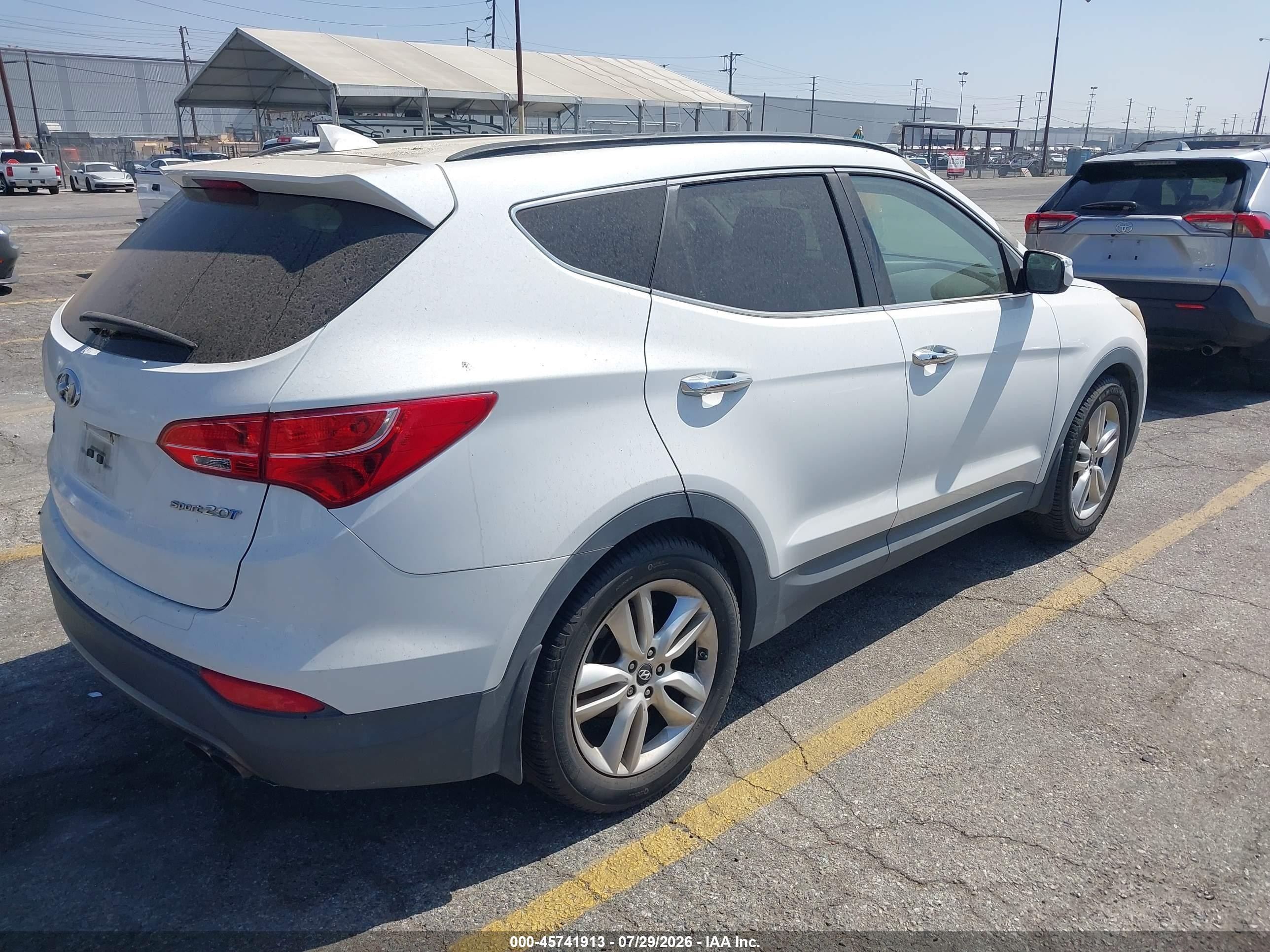 2013 Hyundai Santa Fe Sport 2.0t White vin: 5XYZU3LA7DG070774