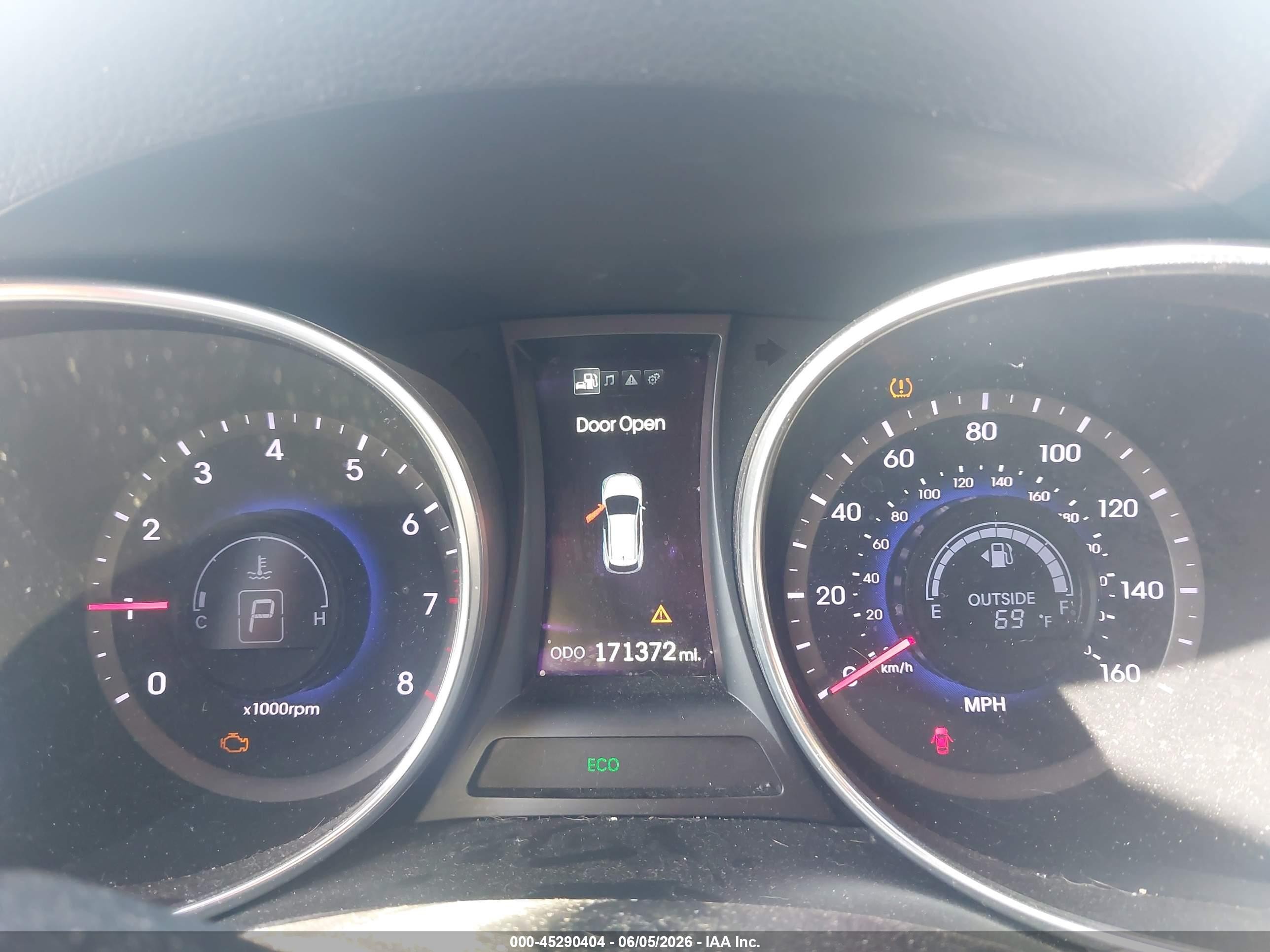 2013 Hyundai Santa Fe Sport 2.0t Silver vin: 5XYZU3LA7DG091981