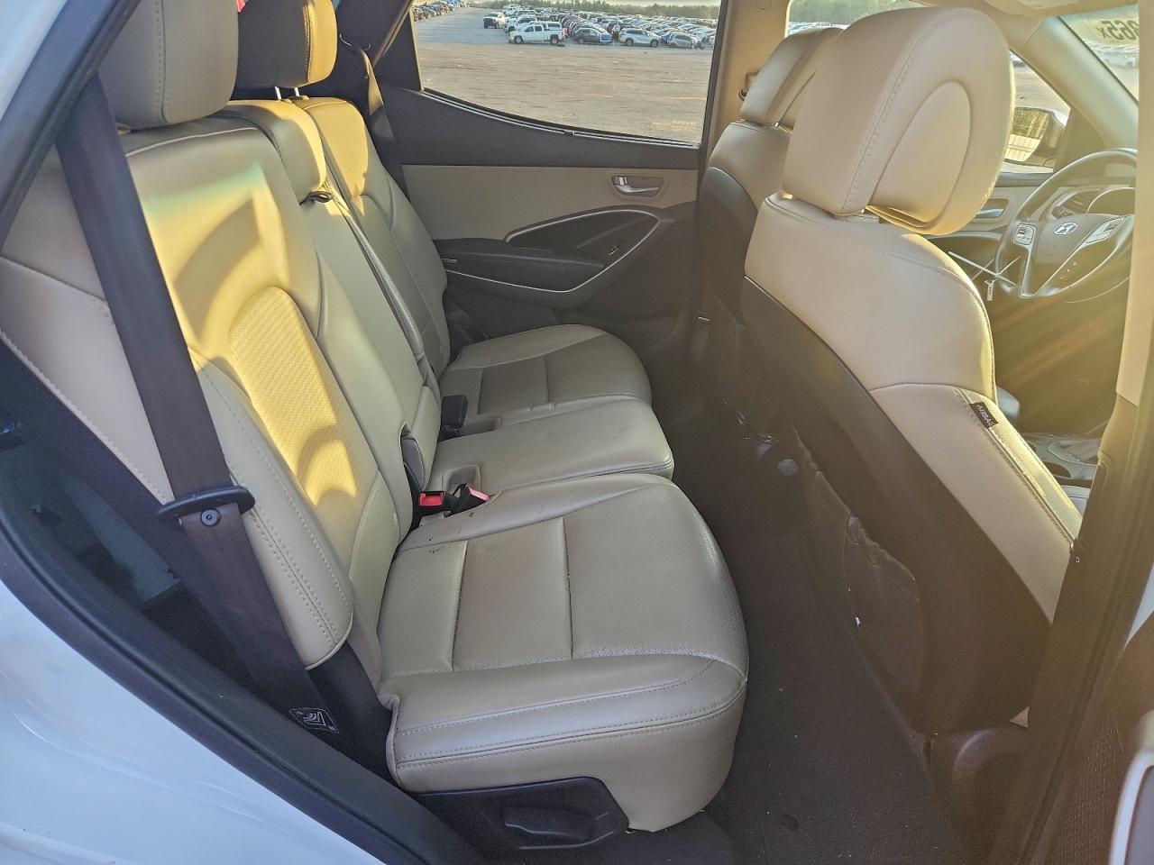 2015 Hyundai Santa Fe Sport White vin: 5XYZU3LA7FG267298