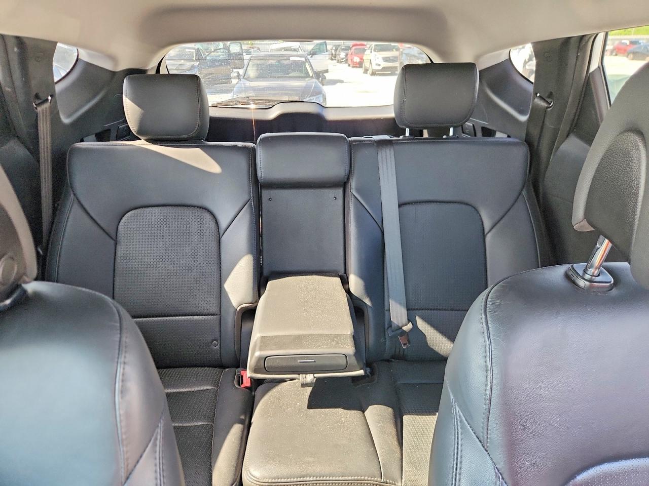 2015 Hyundai Santa Fe Sport 2.0t White vin: 5XYZU3LA7FG268189