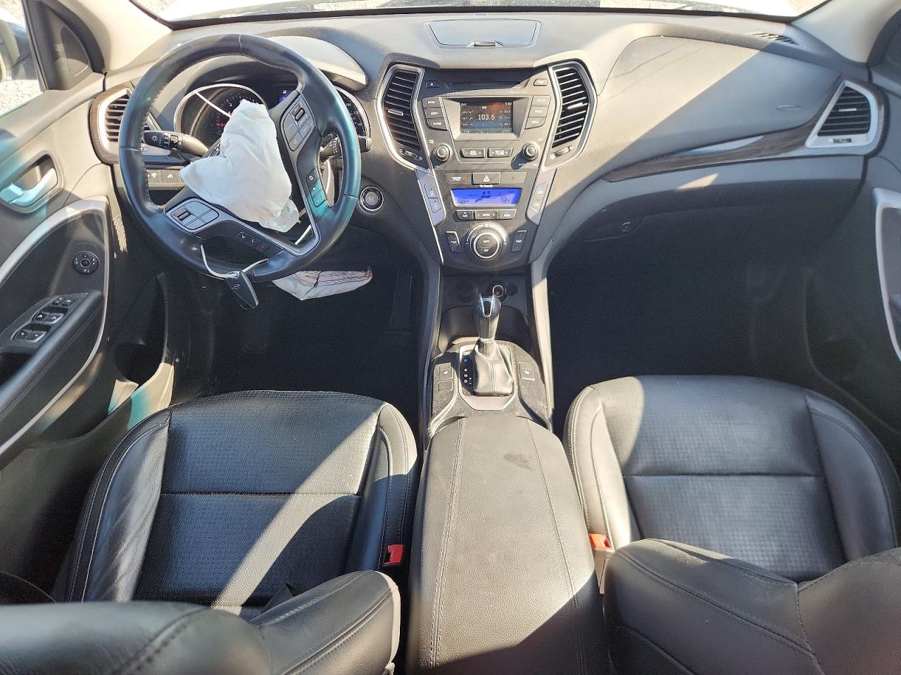 2015 Hyundai Santa Fe Sport 2.0t White vin: 5XYZU3LA7FG268189