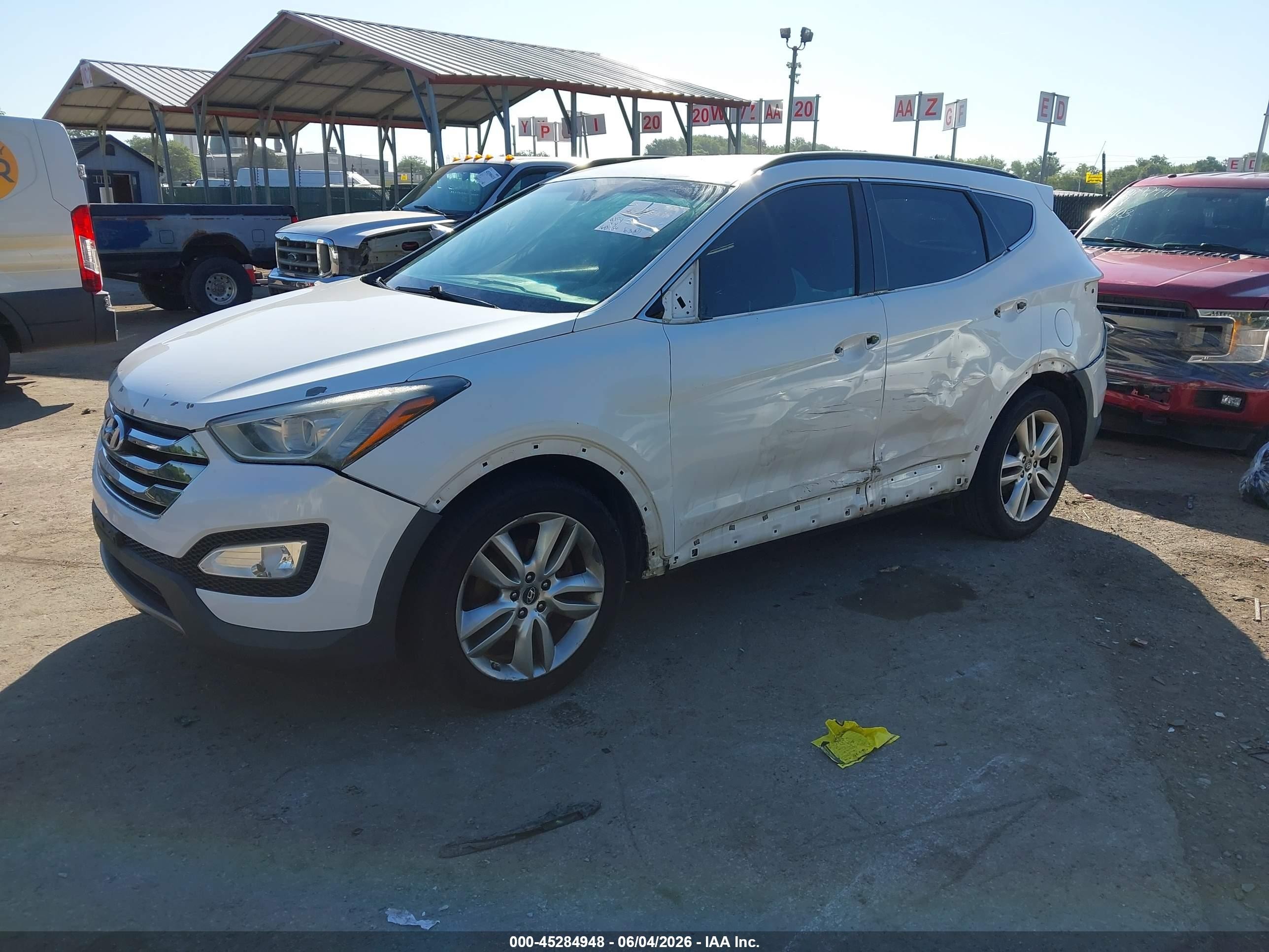 2013 Hyundai Santa Fe Sport 2.0t White vin: 5XYZU3LA8DG025181