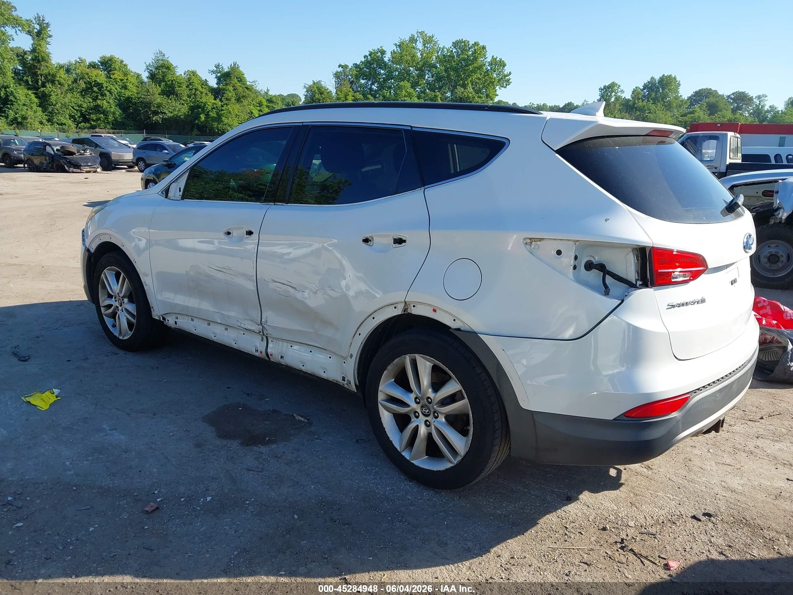 2013 Hyundai Santa Fe Sport 2.0t White vin: 5XYZU3LA8DG025181