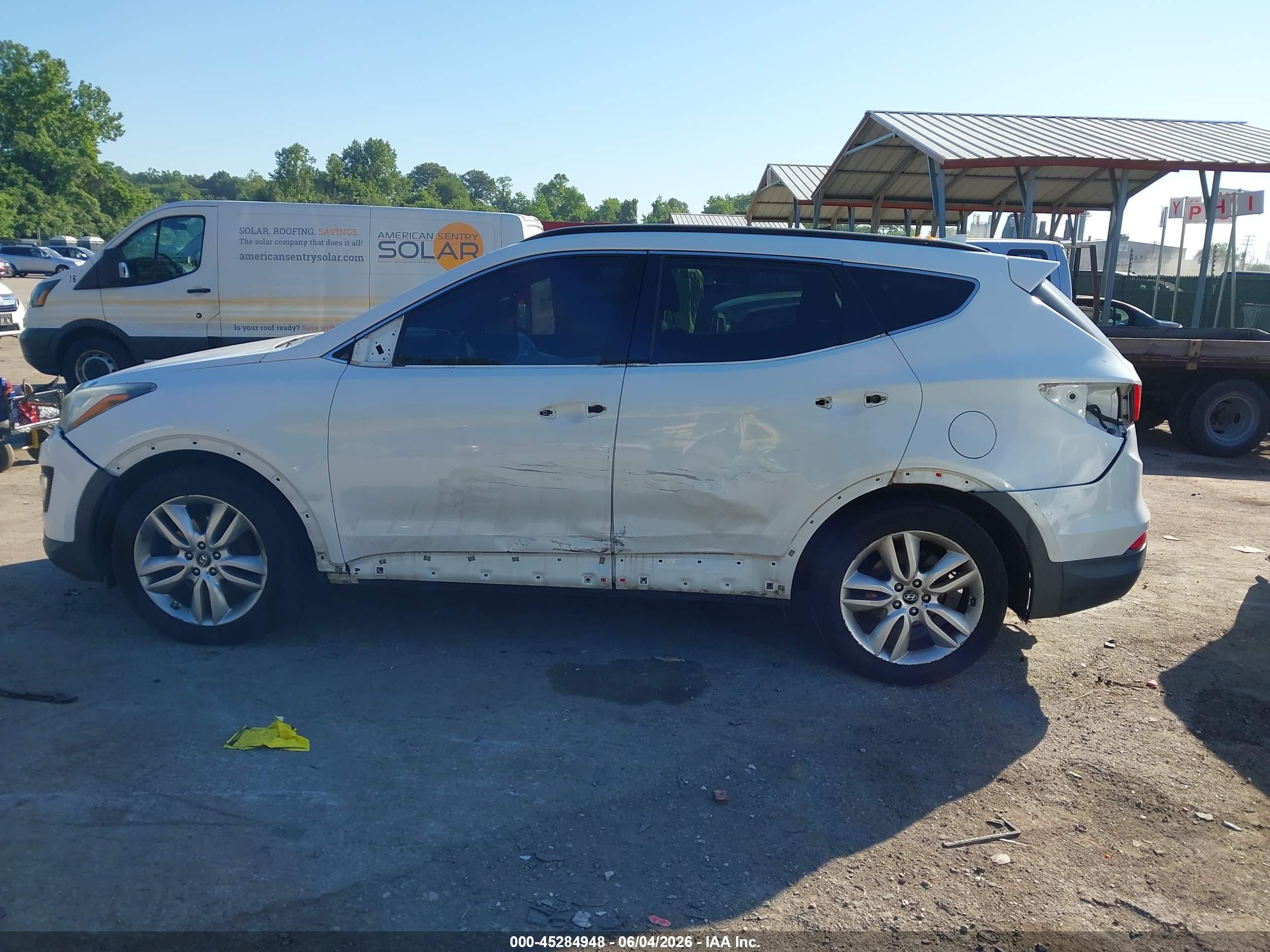 2013 Hyundai Santa Fe Sport 2.0t White vin: 5XYZU3LA8DG025181