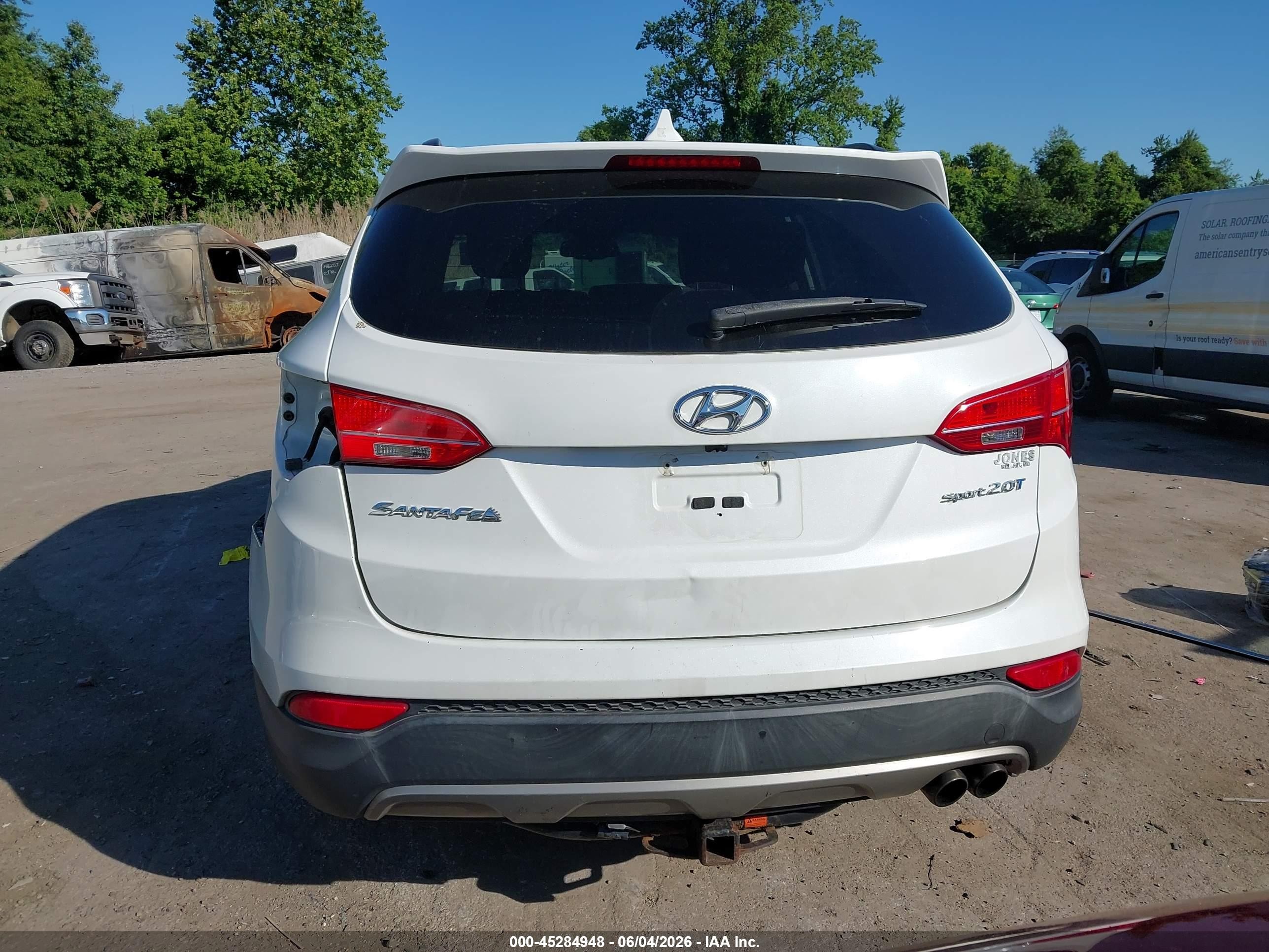 2013 Hyundai Santa Fe Sport 2.0t White vin: 5XYZU3LA8DG025181