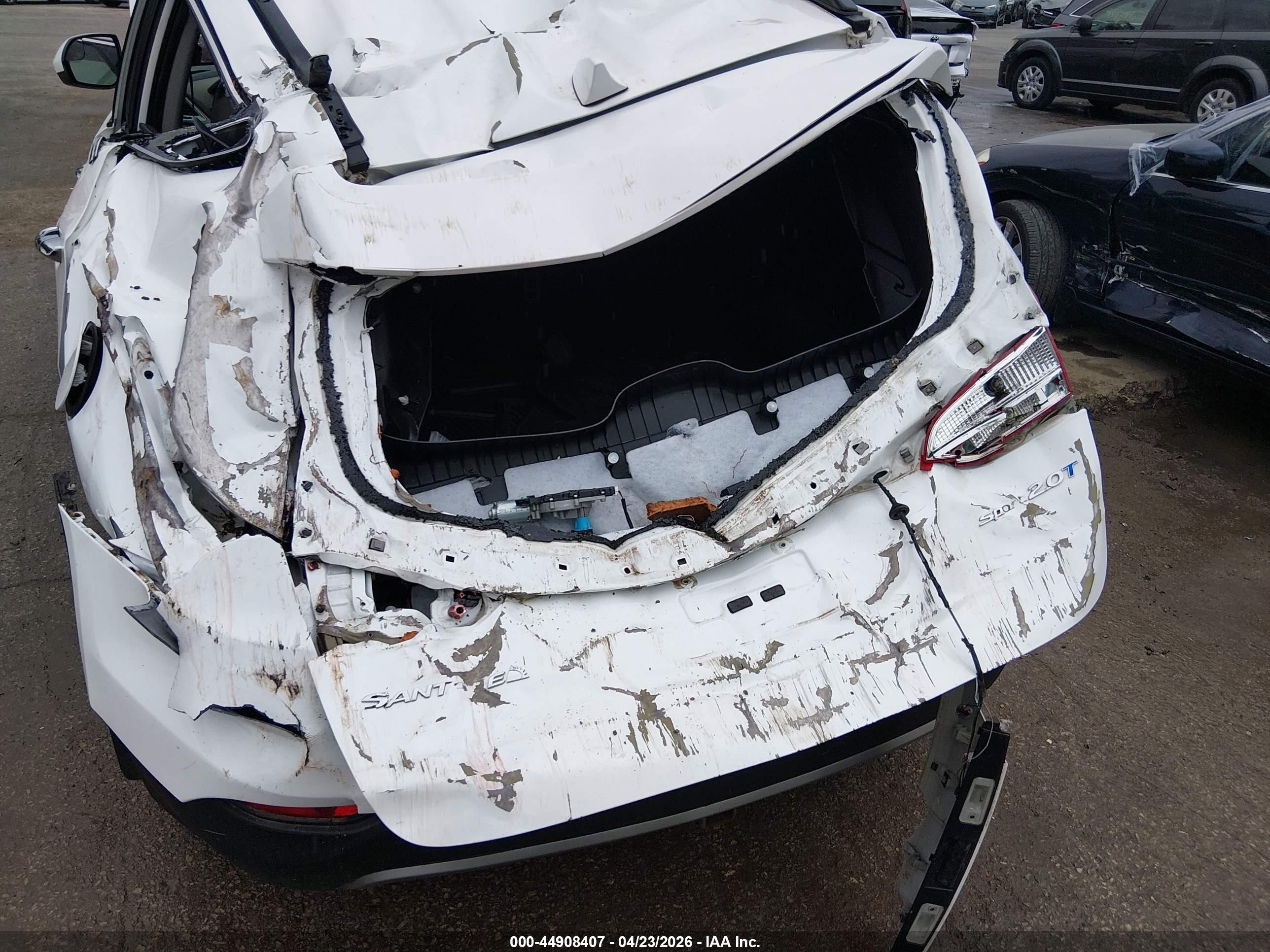 2013 Hyundai Santa Fe Sport 2.0t White vin: 5XYZU3LA8DG031594