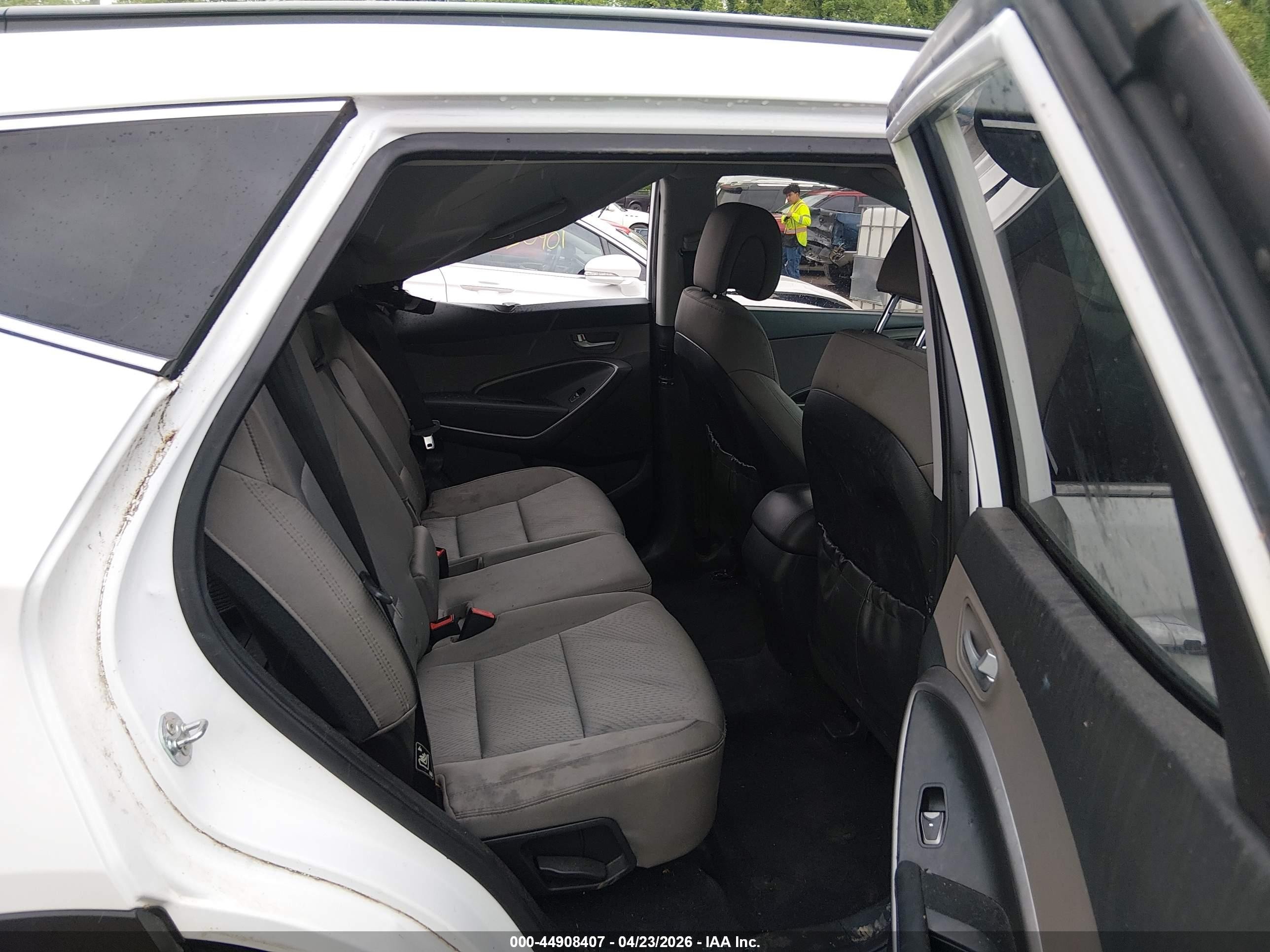 2013 Hyundai Santa Fe Sport 2.0t White vin: 5XYZU3LA8DG031594