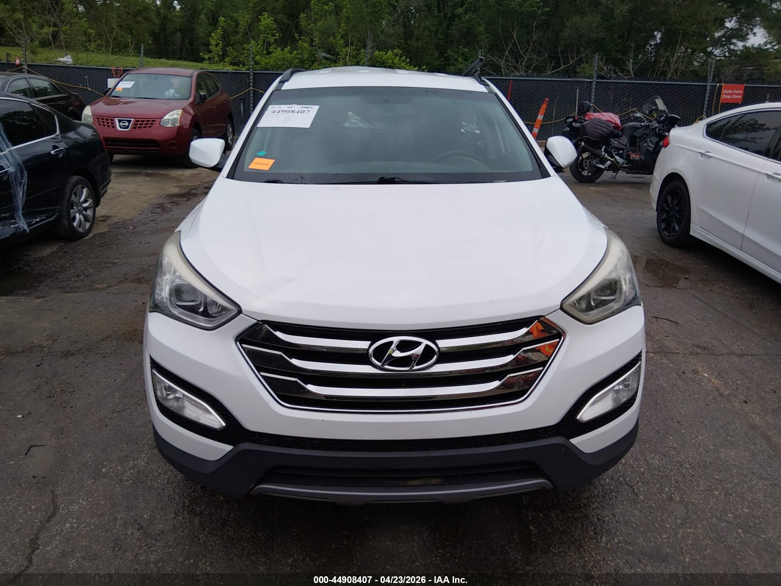 2013 Hyundai Santa Fe Sport 2.0t White vin: 5XYZU3LA8DG031594