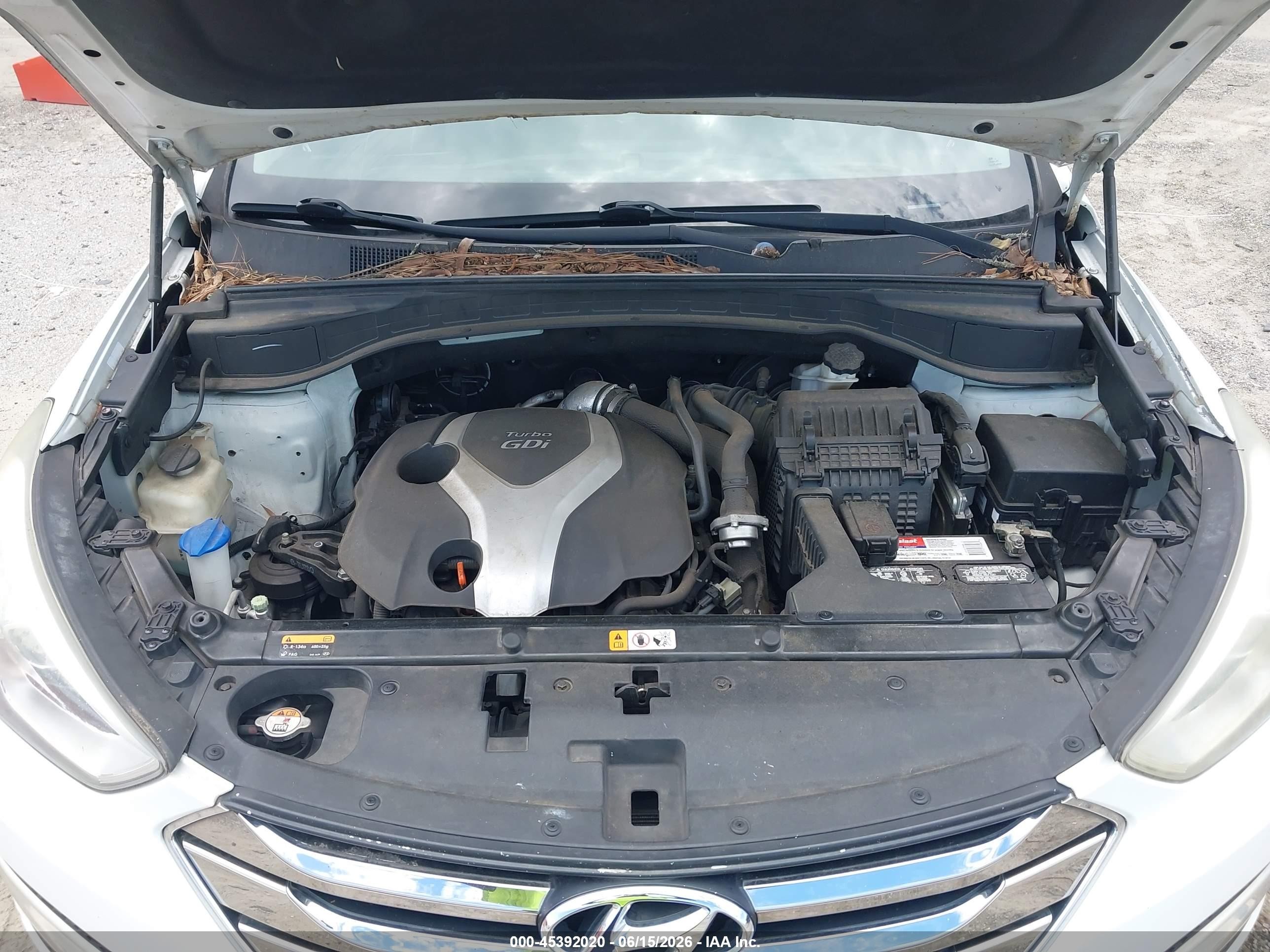 2013 Hyundai Santa Fe Sport 2.0t White vin: 5XYZU3LA8DG109677