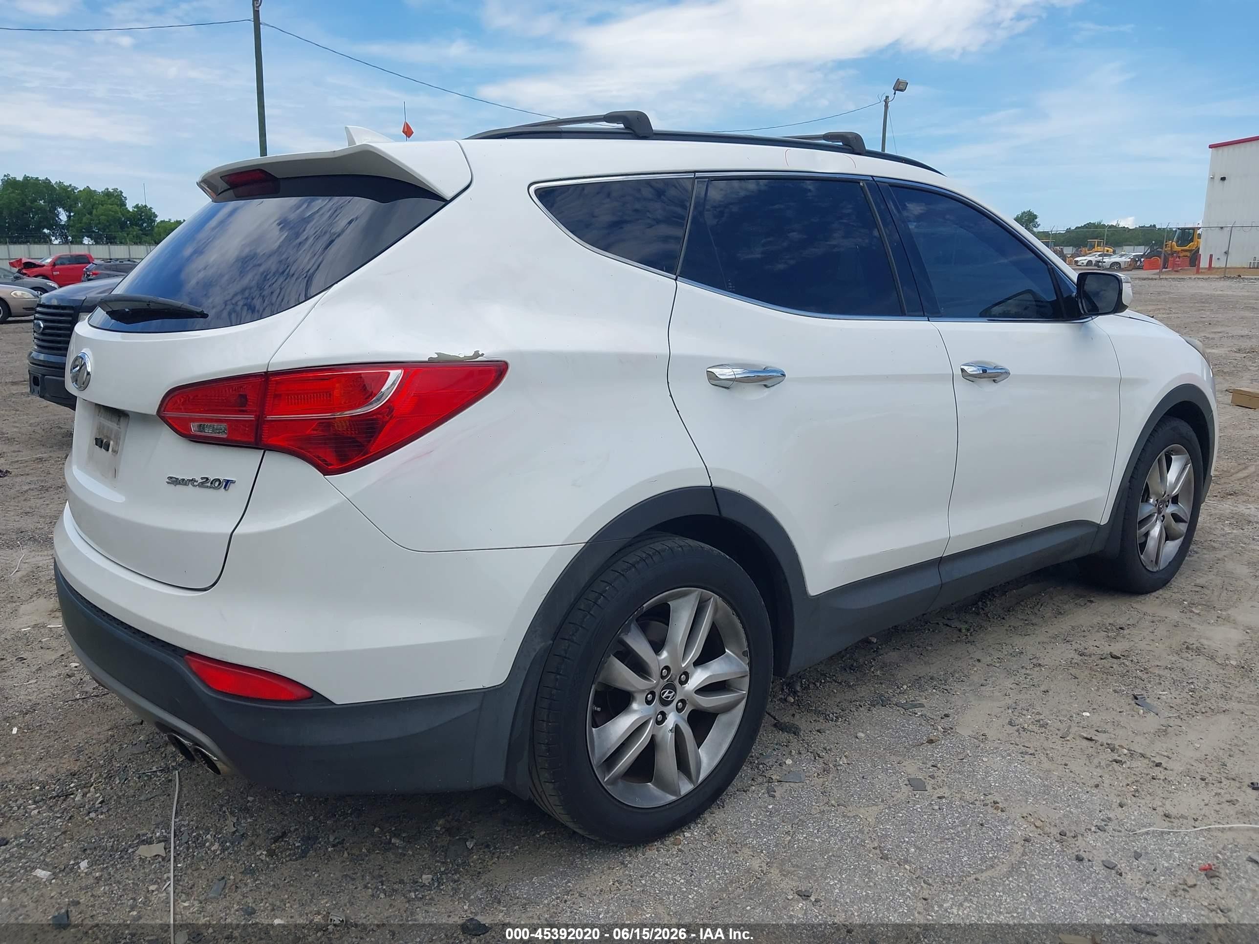 2013 Hyundai Santa Fe Sport 2.0t White vin: 5XYZU3LA8DG109677