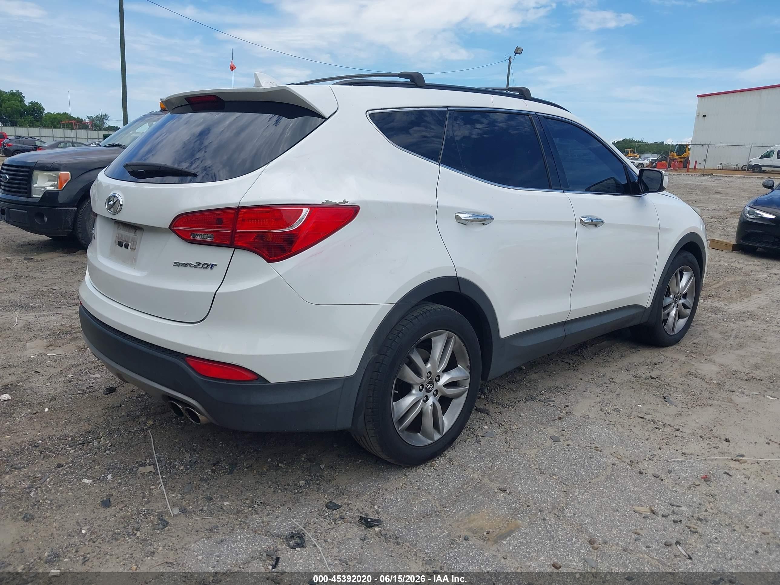 2013 Hyundai Santa Fe Sport 2.0t White vin: 5XYZU3LA8DG109677