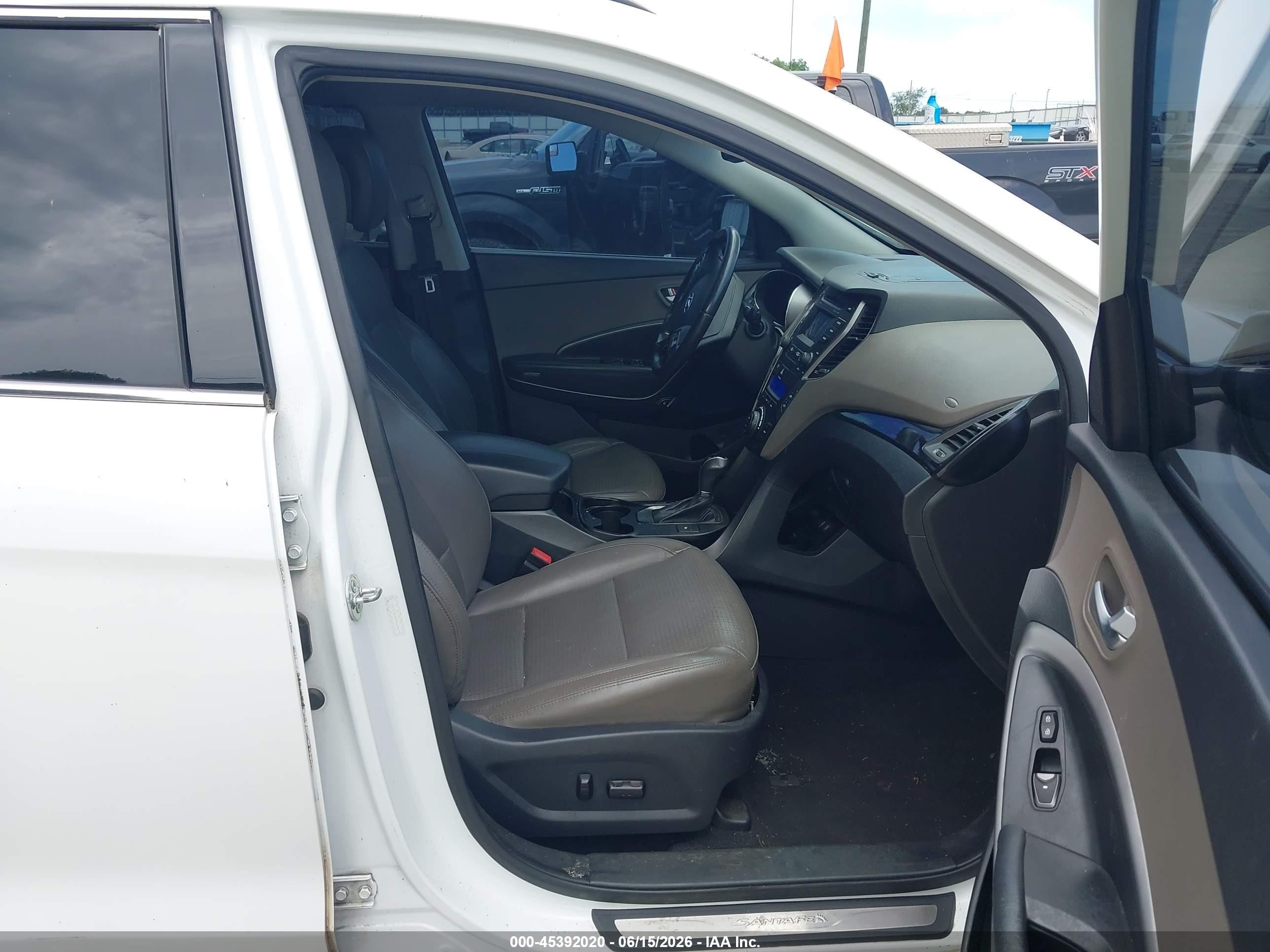 2013 Hyundai Santa Fe Sport 2.0t White vin: 5XYZU3LA8DG109677