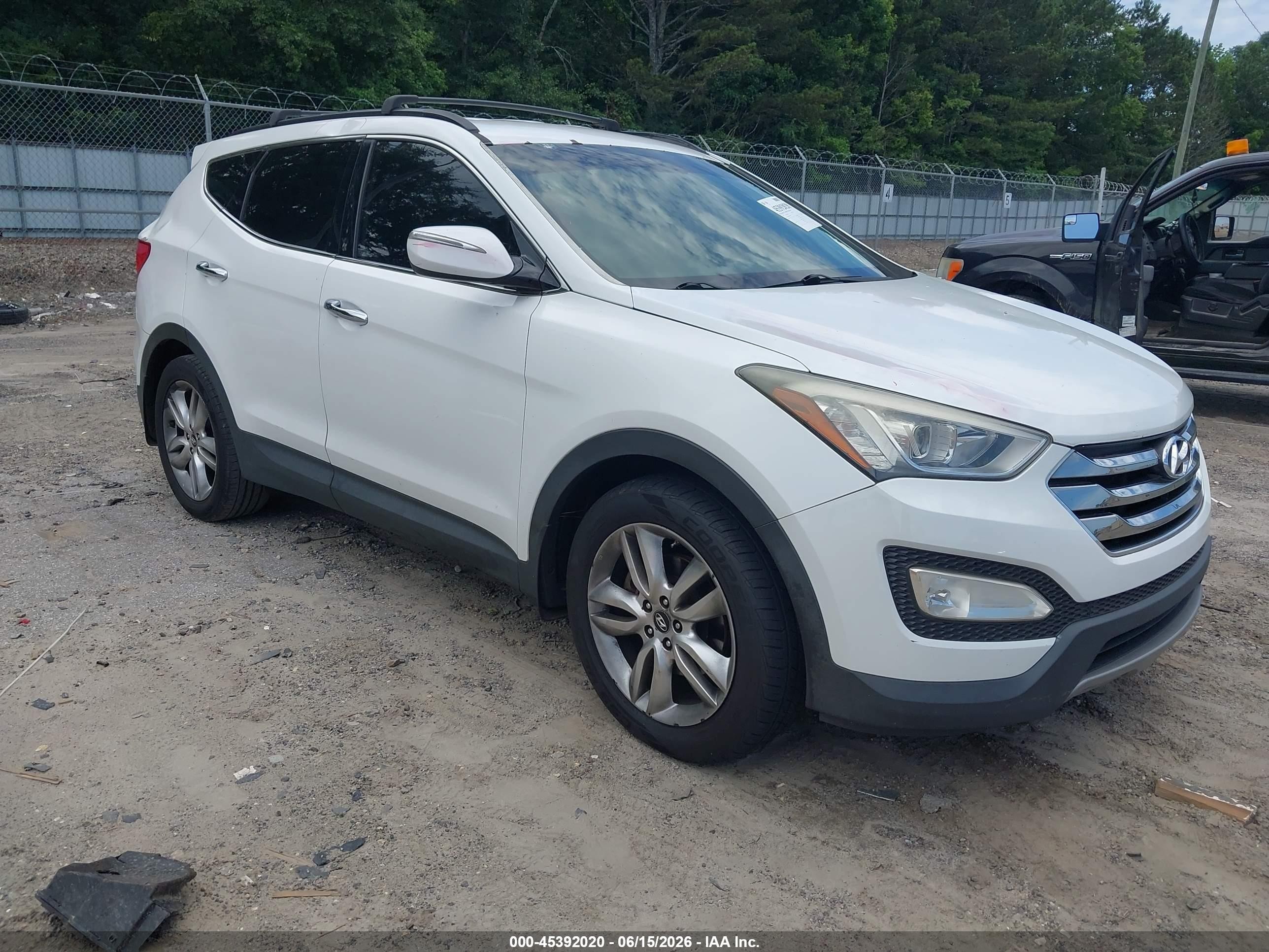 2013 Hyundai Santa Fe Sport 2.0t White vin: 5XYZU3LA8DG109677