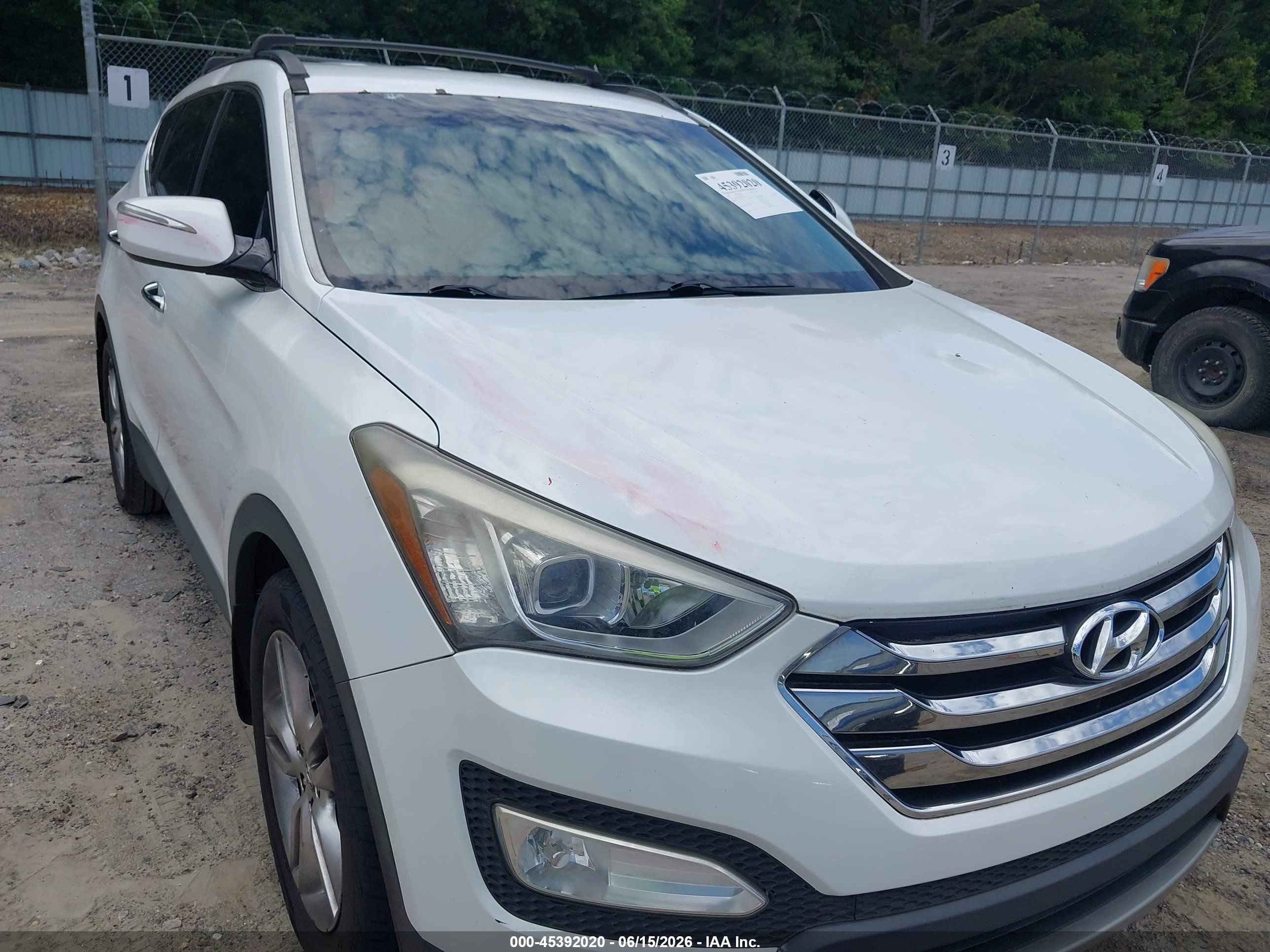 2013 Hyundai Santa Fe Sport 2.0t White vin: 5XYZU3LA8DG109677