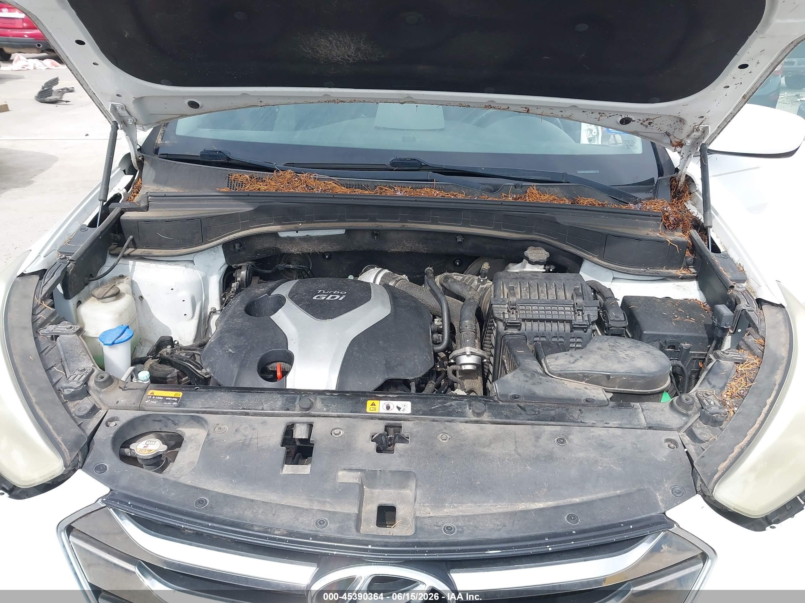2013 Hyundai Santa Fe Sport 2.0t White vin: 5XYZU3LA9DG036822