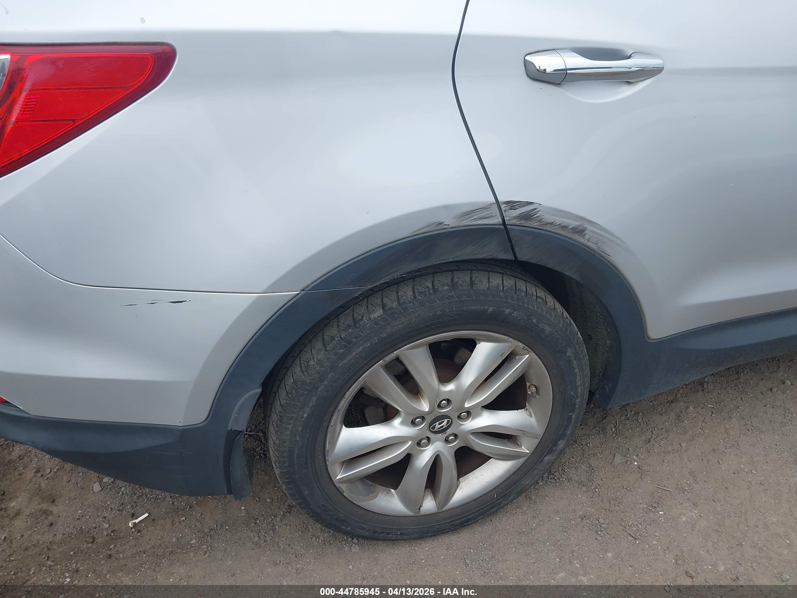 2013 Hyundai Santa Fe Sport 2.0t Silver vin: 5XYZU3LA9DG091979