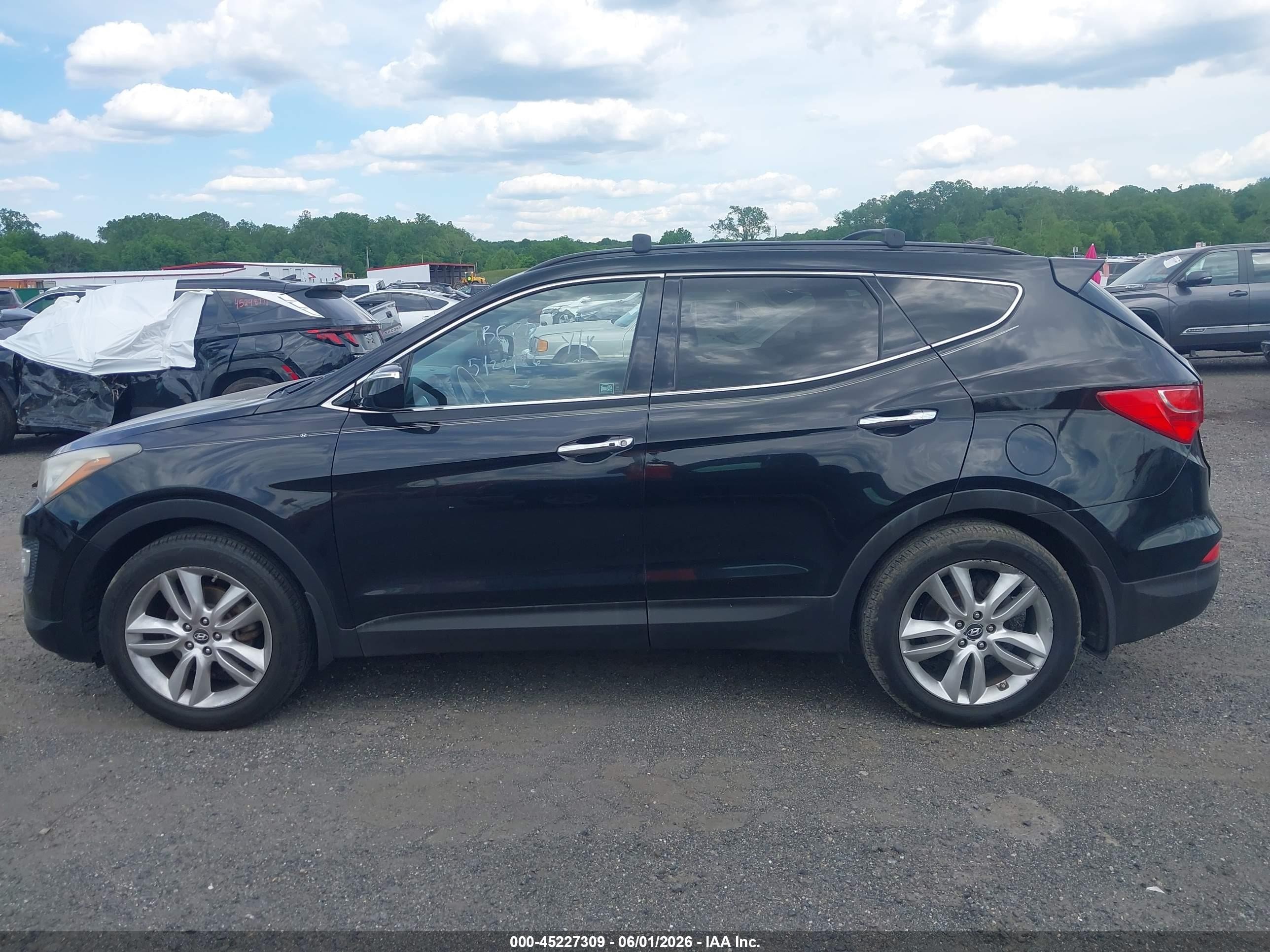 2013 Hyundai Santa Fe Sport 2.0t Black vin: 5XYZU3LA9DG099662