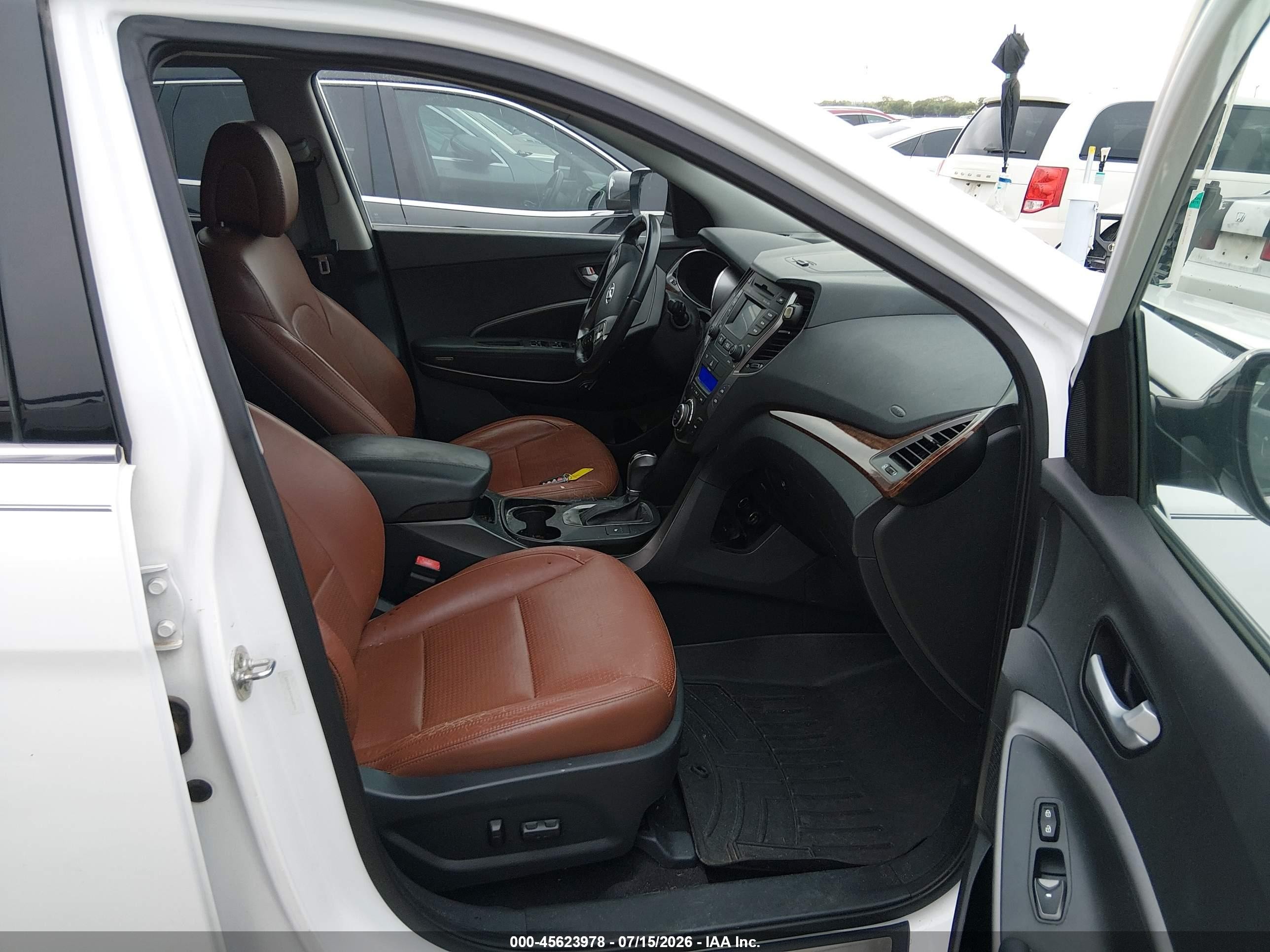2013 Hyundai Santa Fe Sport 2.0t White vin: 5XYZU3LAXDG038790