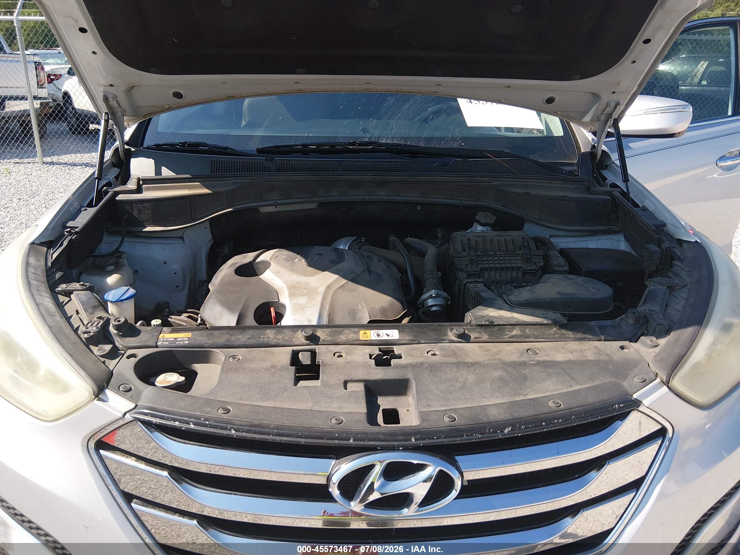 2013 Hyundai Santa Fe Sport 2.0t Silver vin: 5XYZU3LAXDG043195