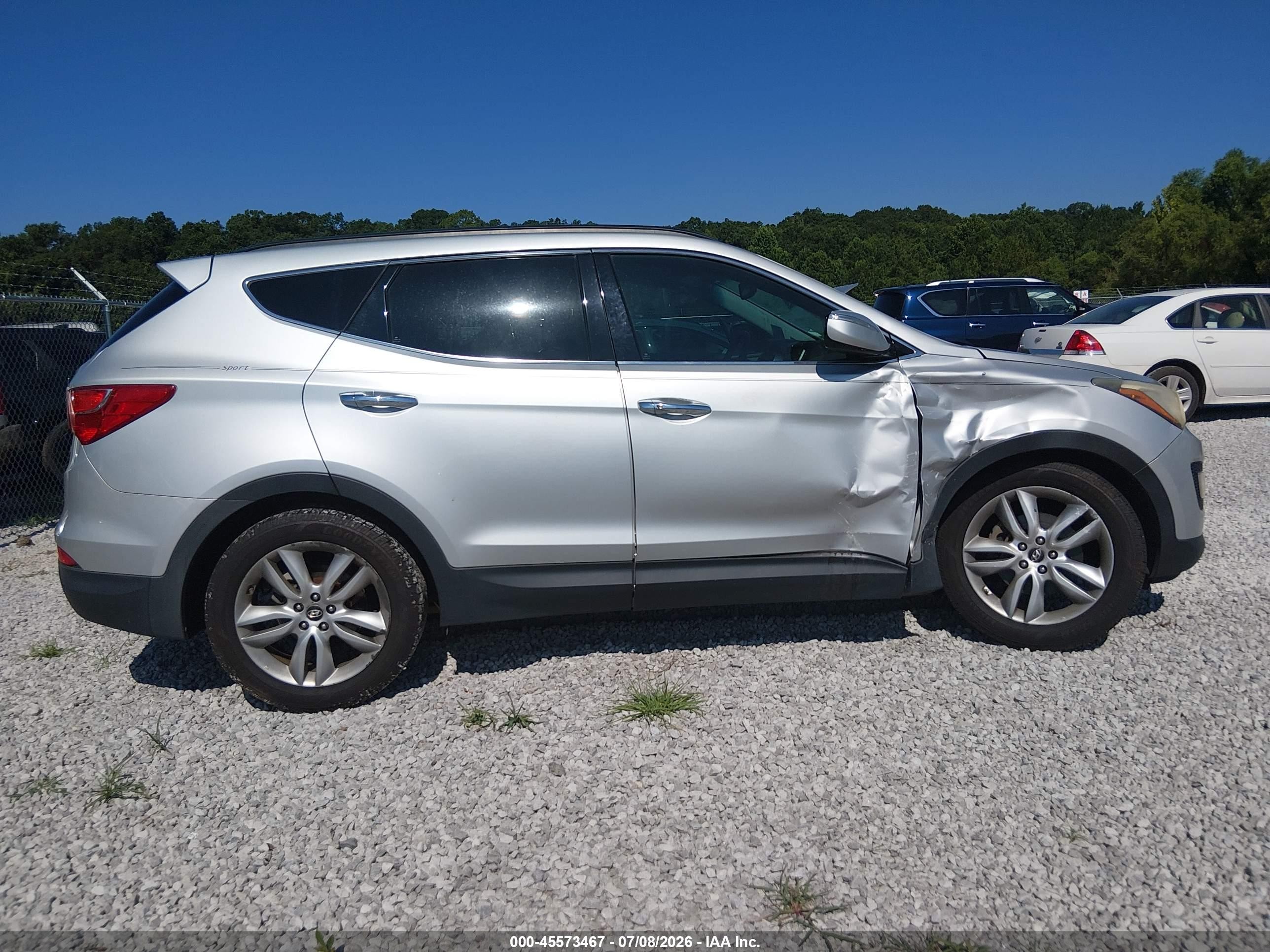 2013 Hyundai Santa Fe Sport 2.0t Silver vin: 5XYZU3LAXDG043195