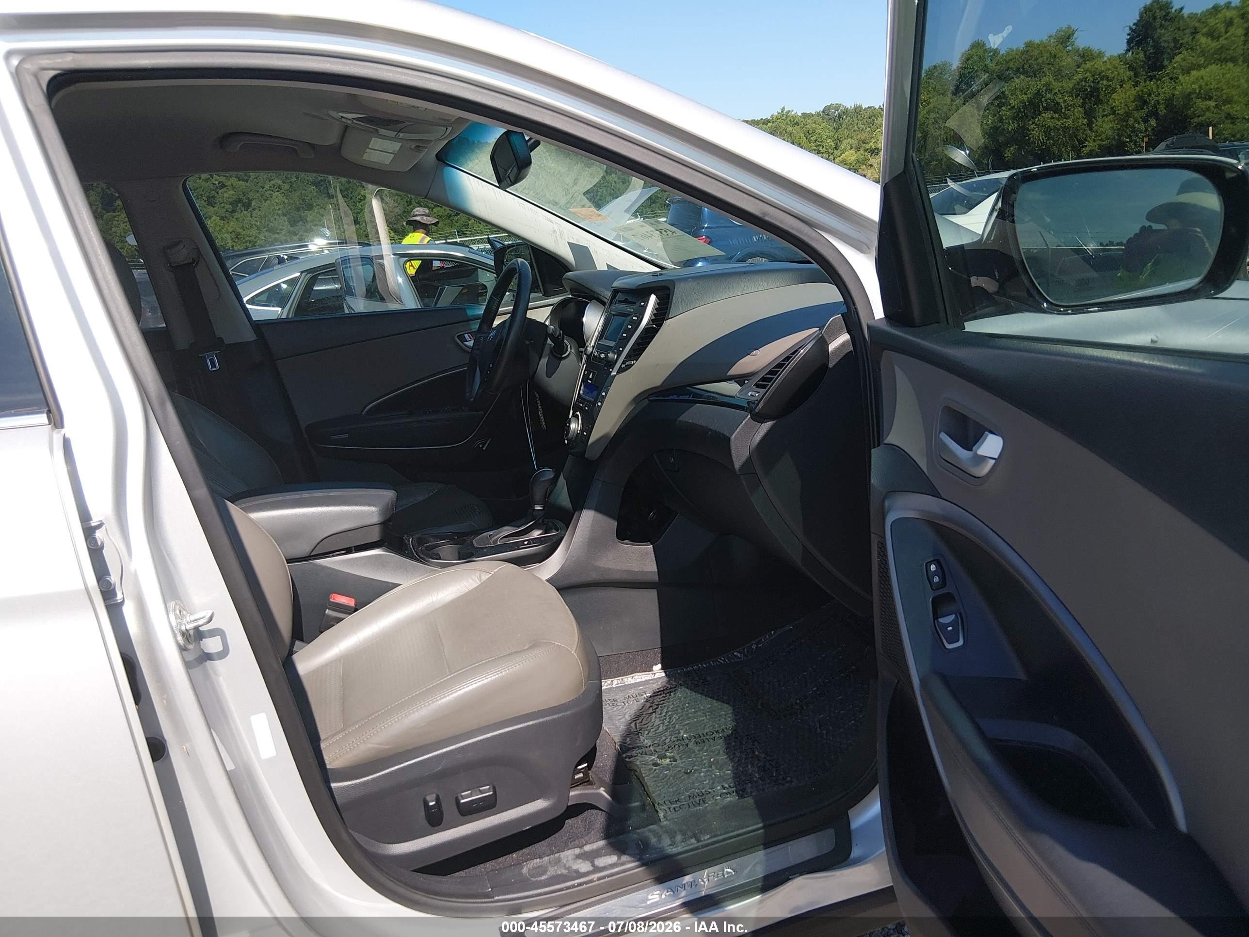 2013 Hyundai Santa Fe Sport 2.0t Silver vin: 5XYZU3LAXDG043195