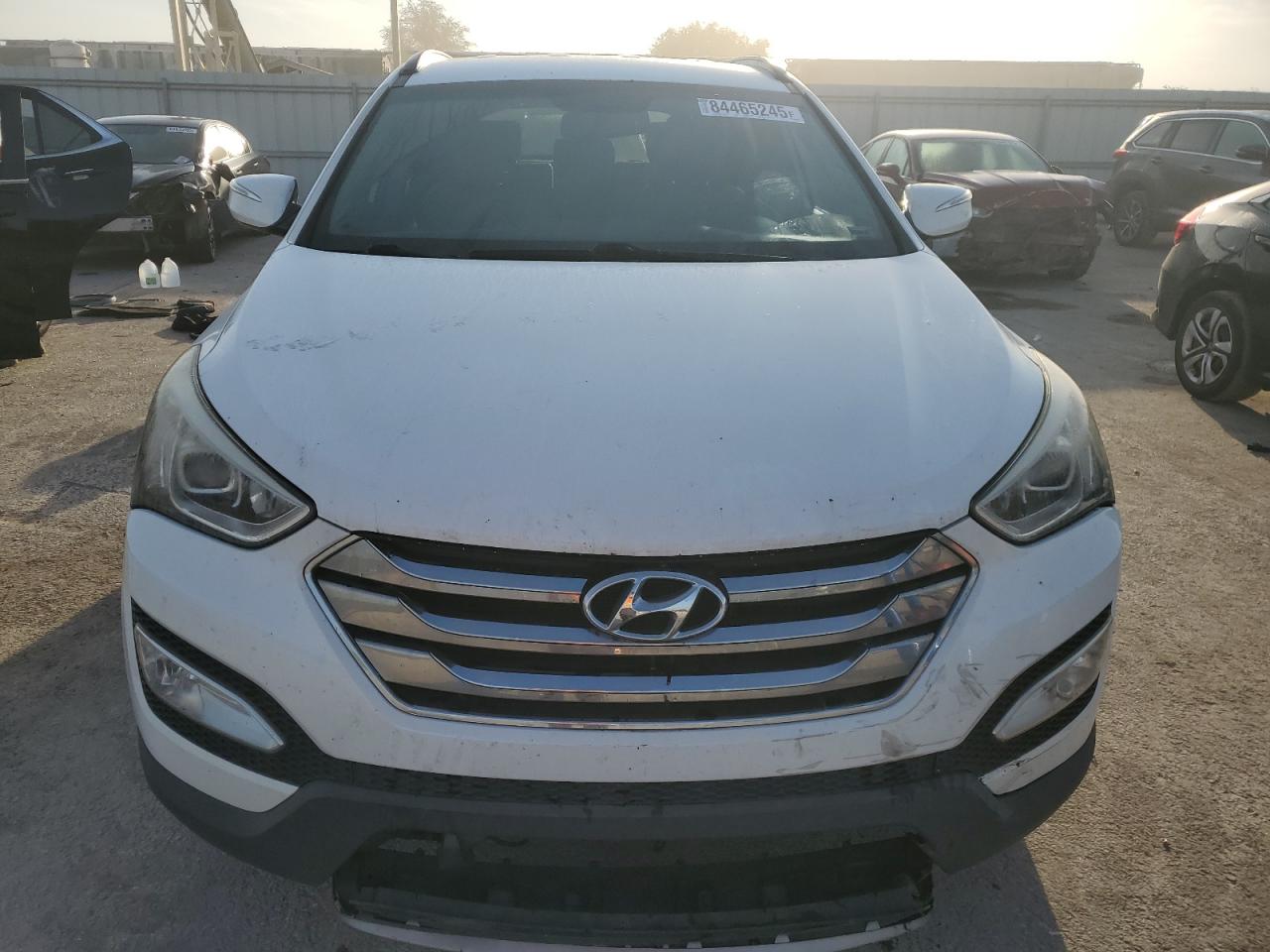 2014 Hyundai Santa Fe Sport 2.0t White vin: 5XYZU3LAXEG157022